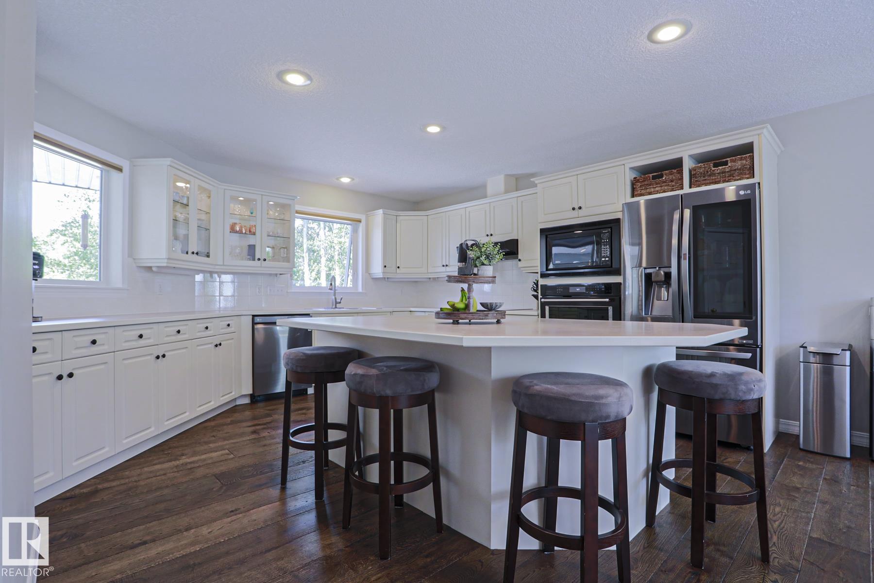 Photo 9 at 10 - 50247 Rge Road, Scottsdale Estates, Rural Leduc County