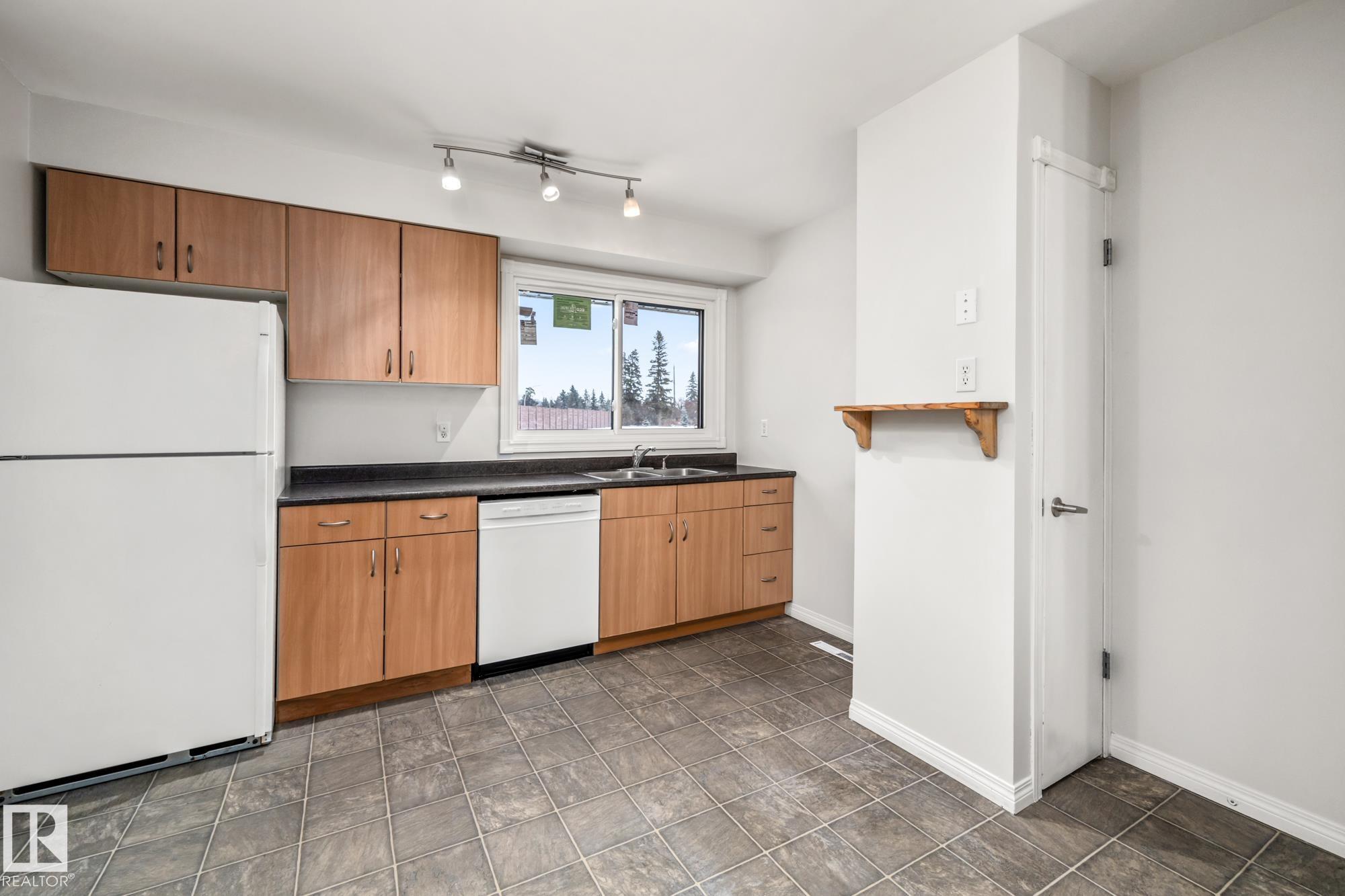 145B Royal Road NW, Royal Gardens, Edmonton