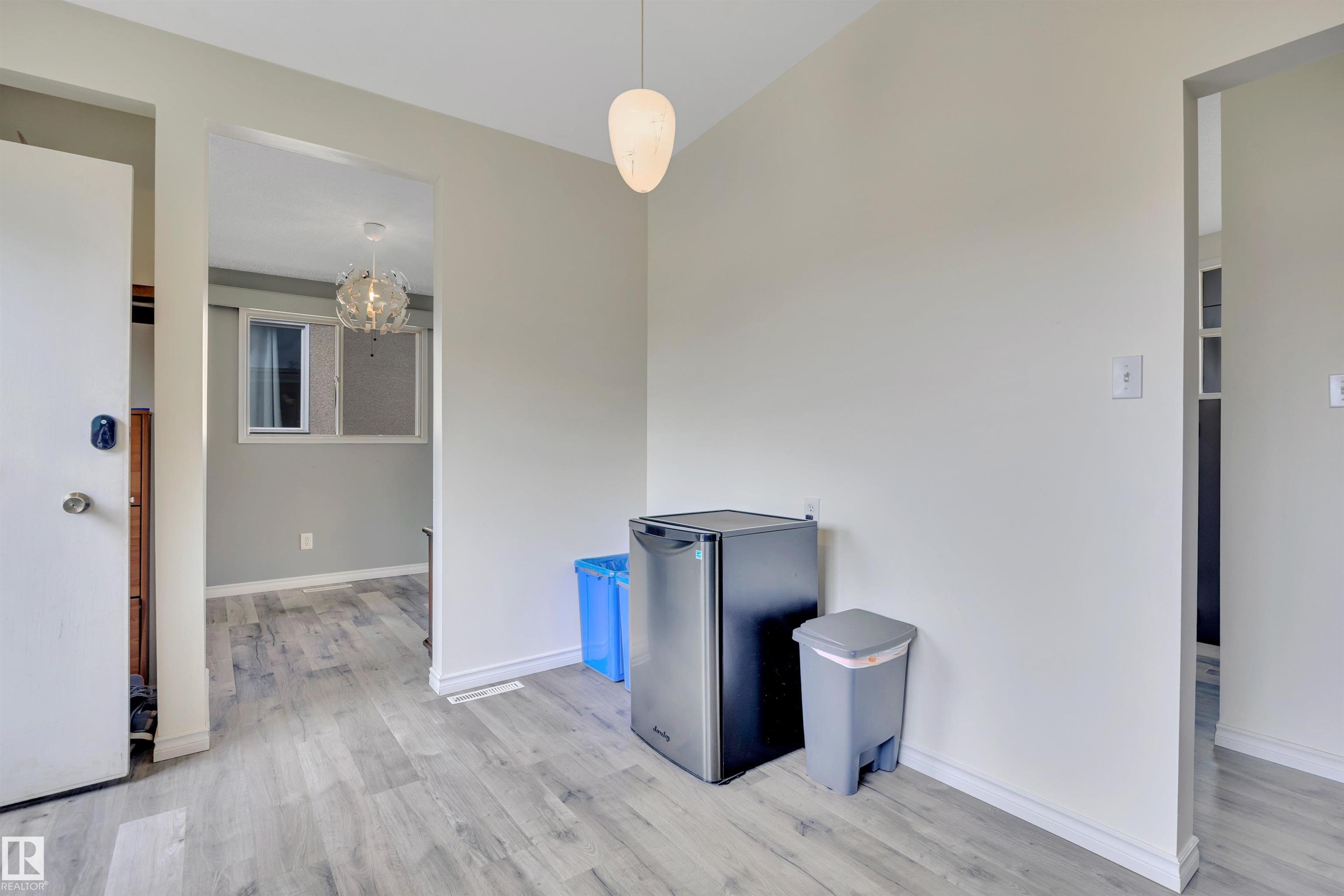 Photo 19 at 7719 144 Avenue NW, Kildare, Edmonton
