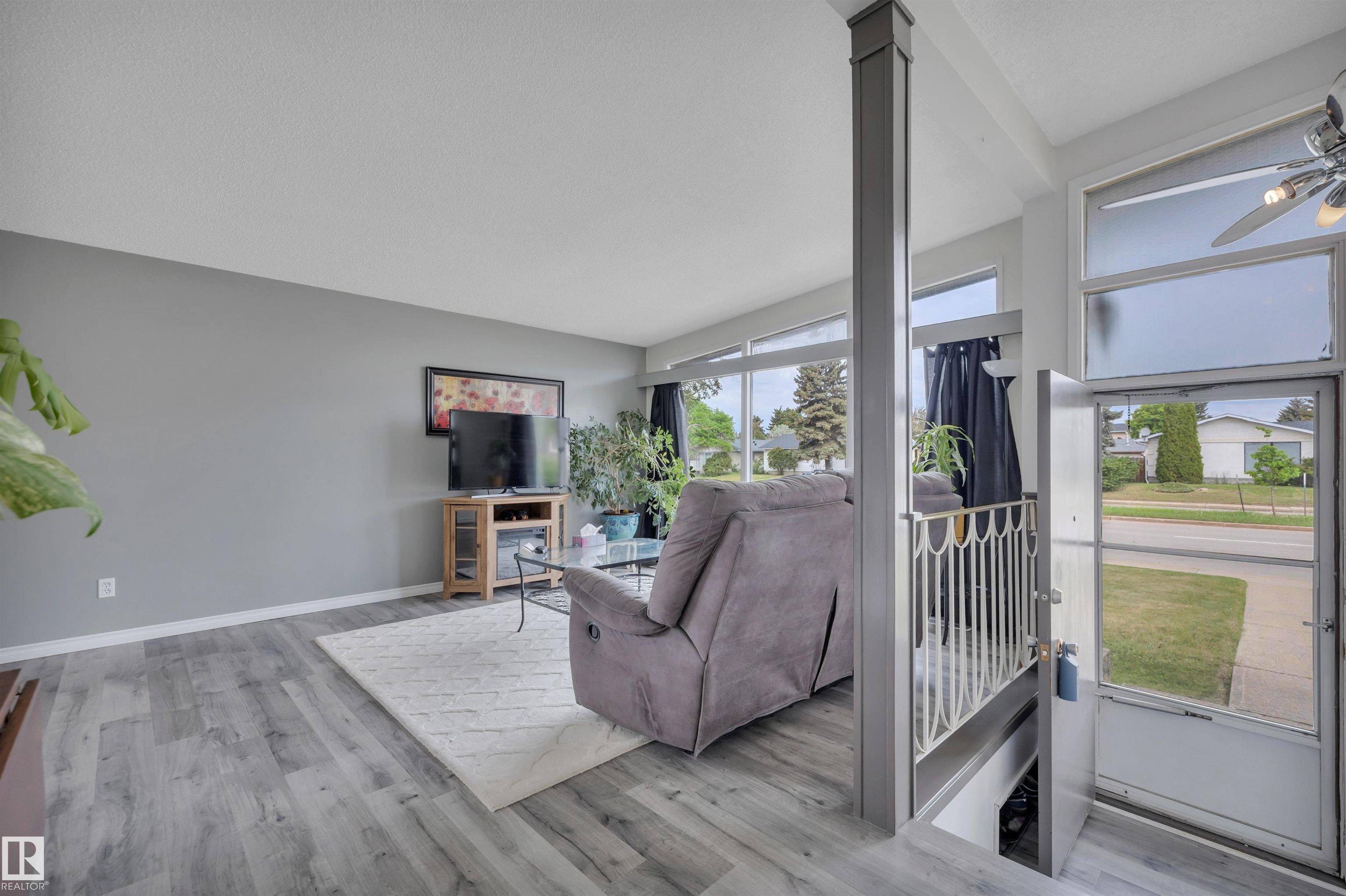 Photo 9 at 7719 144 Avenue NW, Kildare, Edmonton