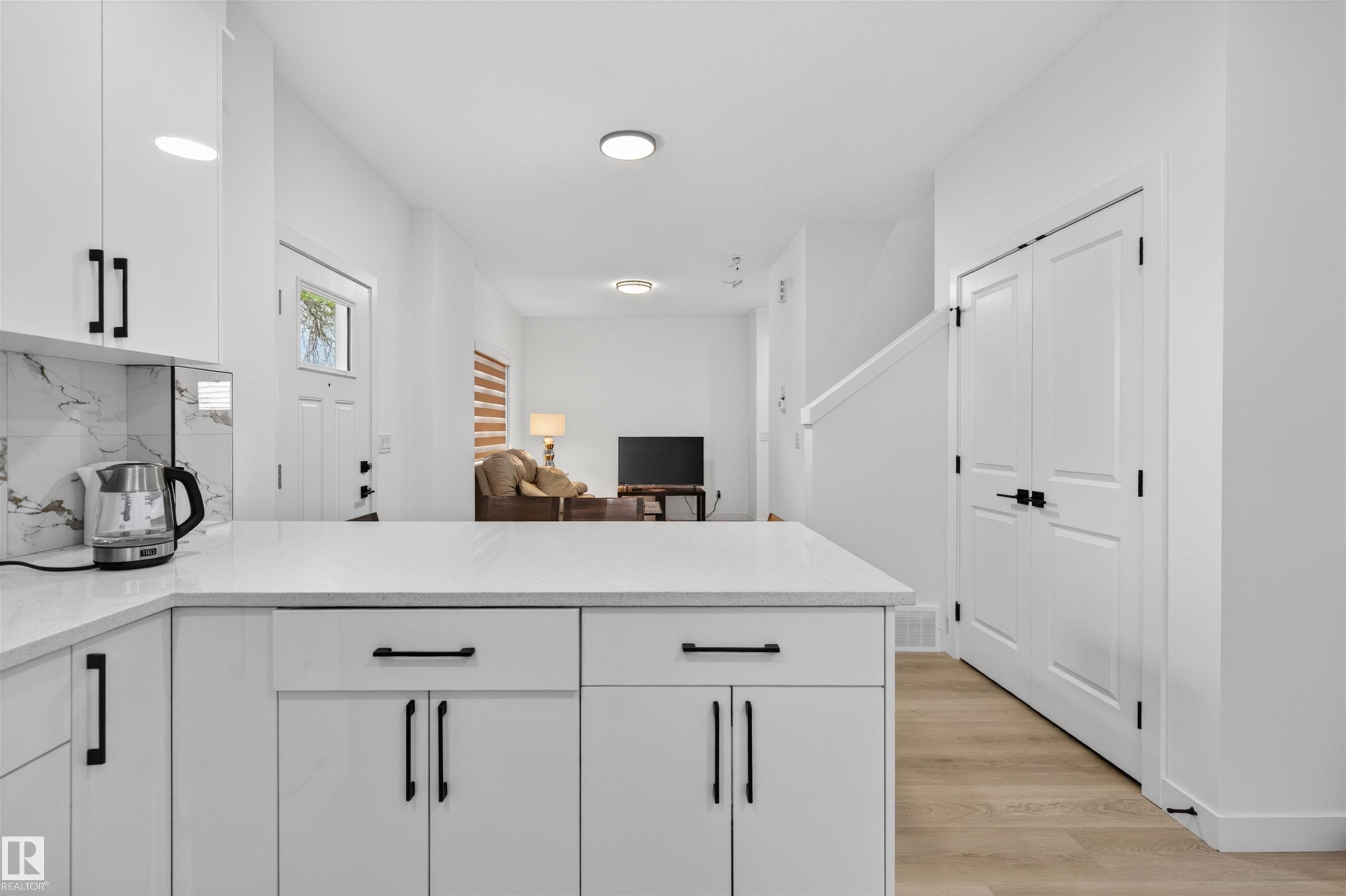 Photo 11 at 10915 159 Street NW, Mayfield, Edmonton