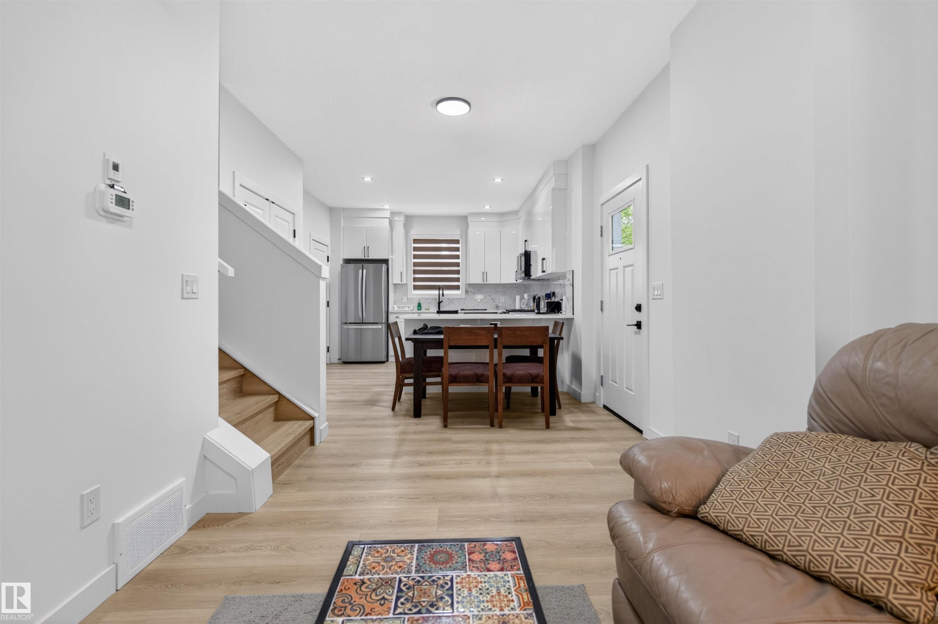 Photo 7 at 10915 159 Street NW, Mayfield, Edmonton