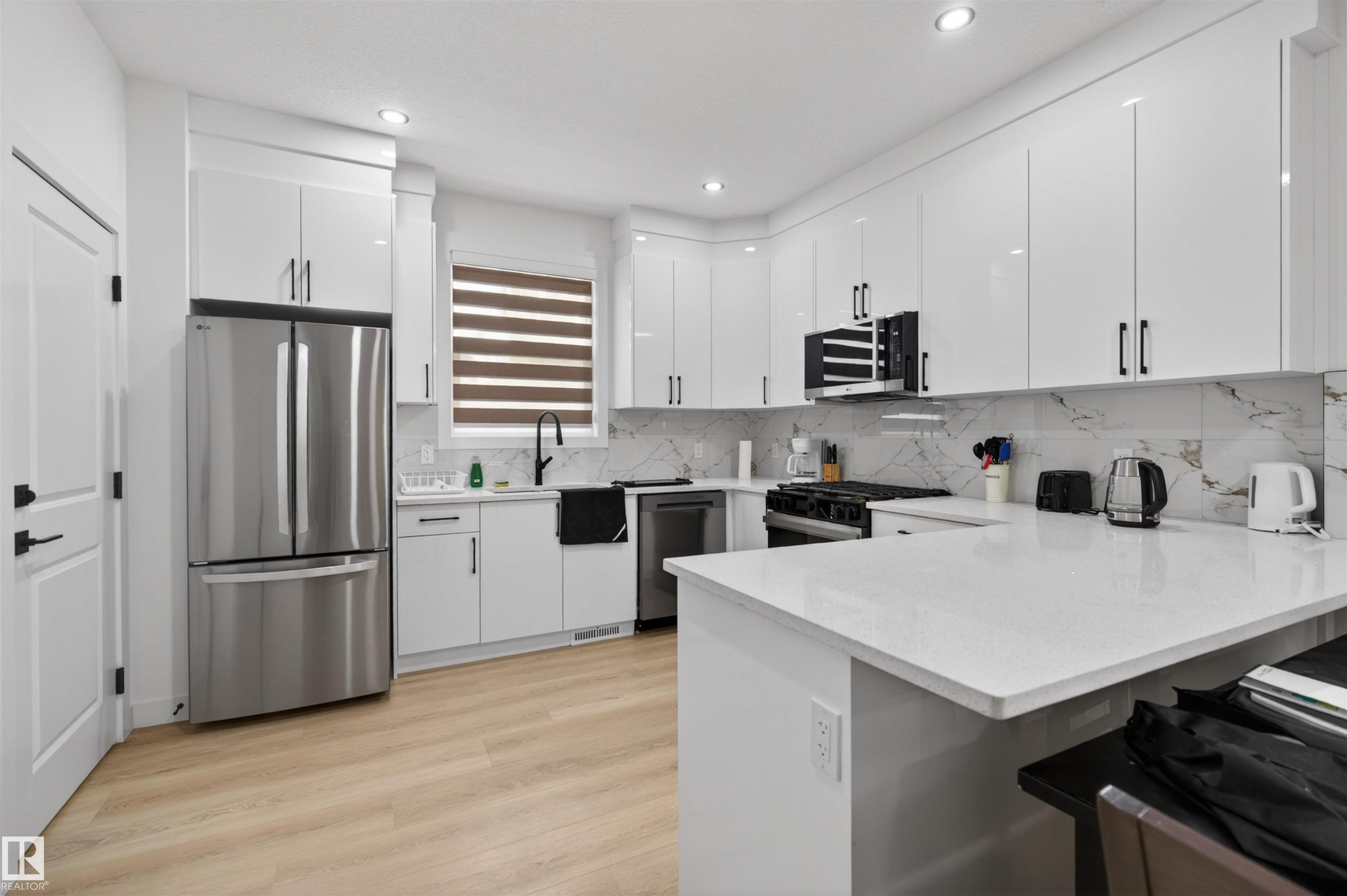 Photo 9 at 10915 159 Street NW, Mayfield, Edmonton