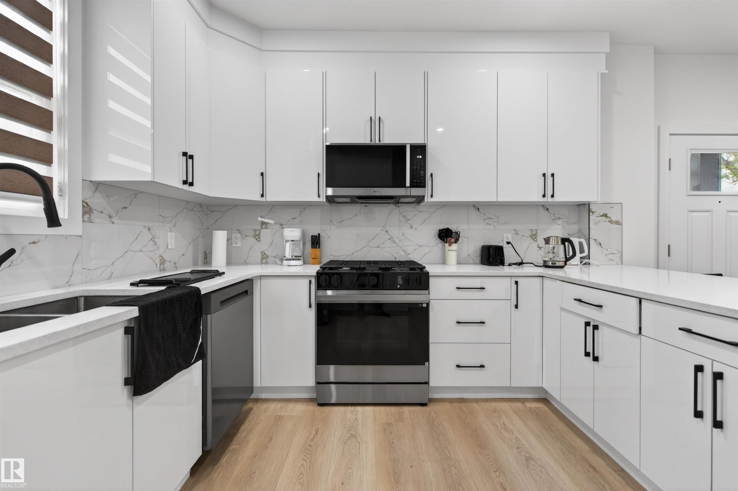 Photo 10 at 10915 159 Street NW, Mayfield, Edmonton
