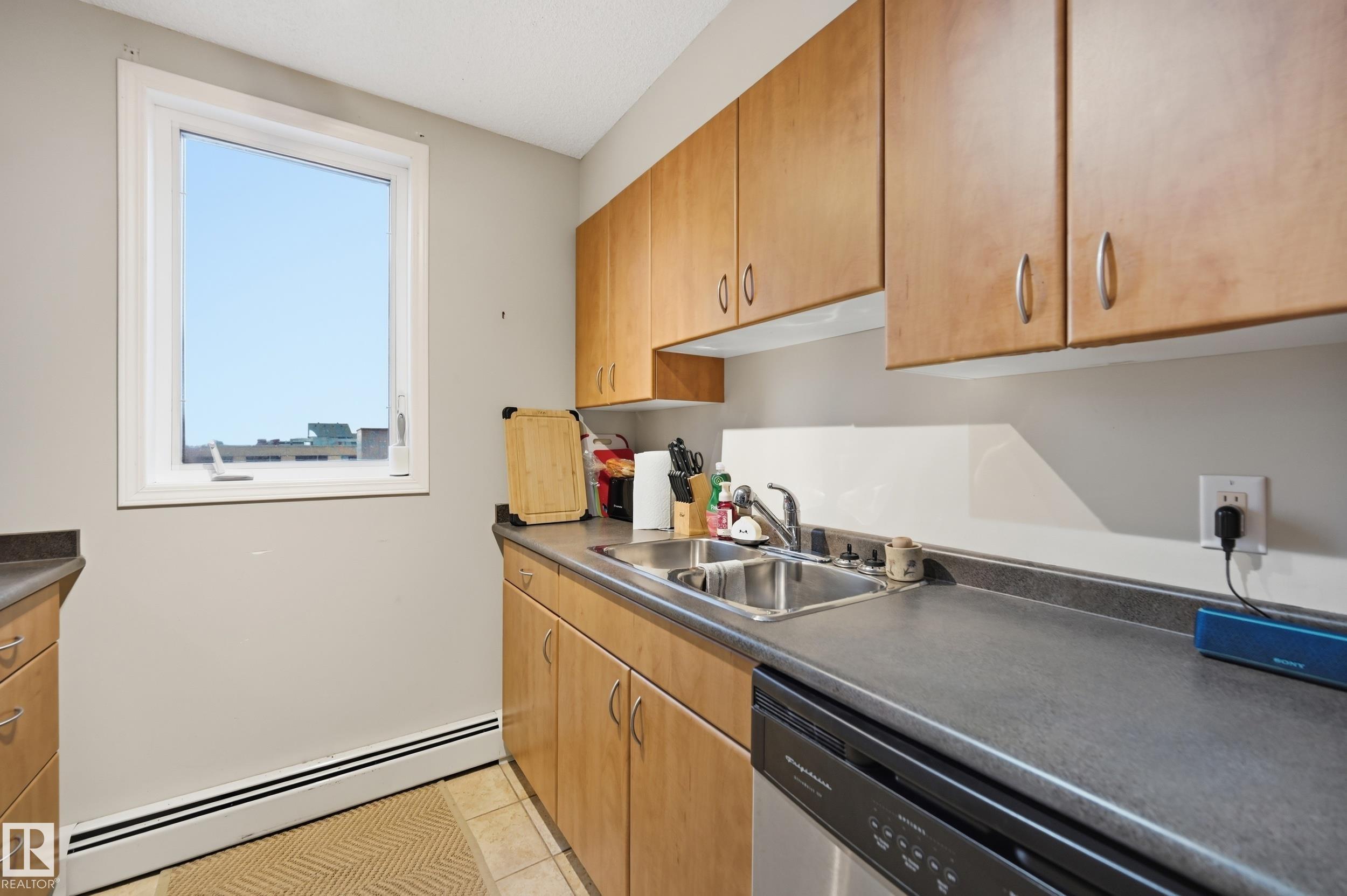 Photo 8 at 402 - 10303 105 Street NW, Downtown, Edmonton