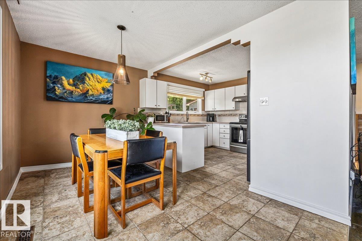 Photo 11 at 135 Homestead Crescent NW, Homesteader, Edmonton