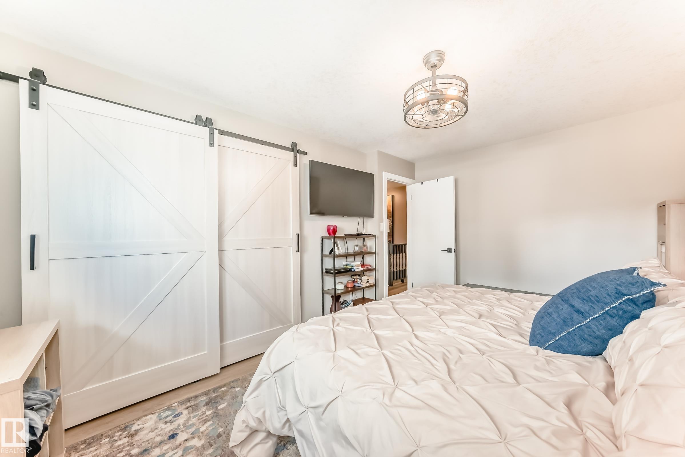 Photo 18 at 10822 11 Avenue NW, Bearspaw, Edmonton