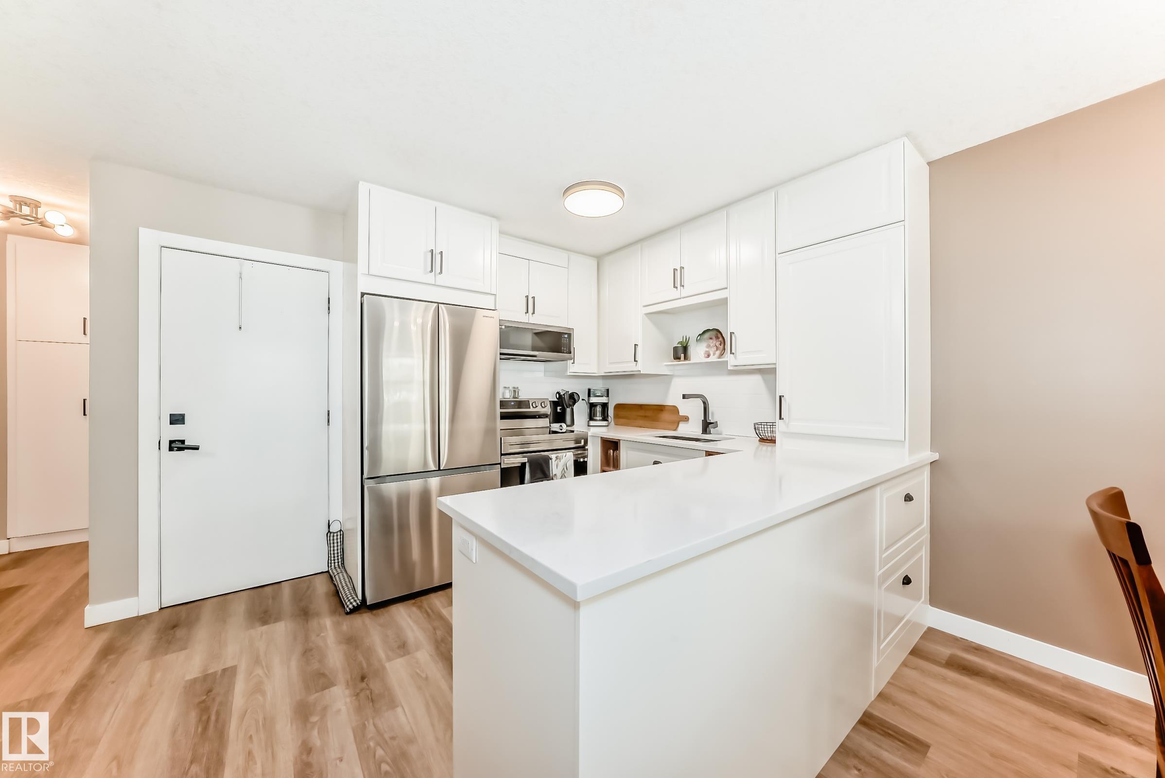10822 11 Avenue NW, Bearspaw, Edmonton