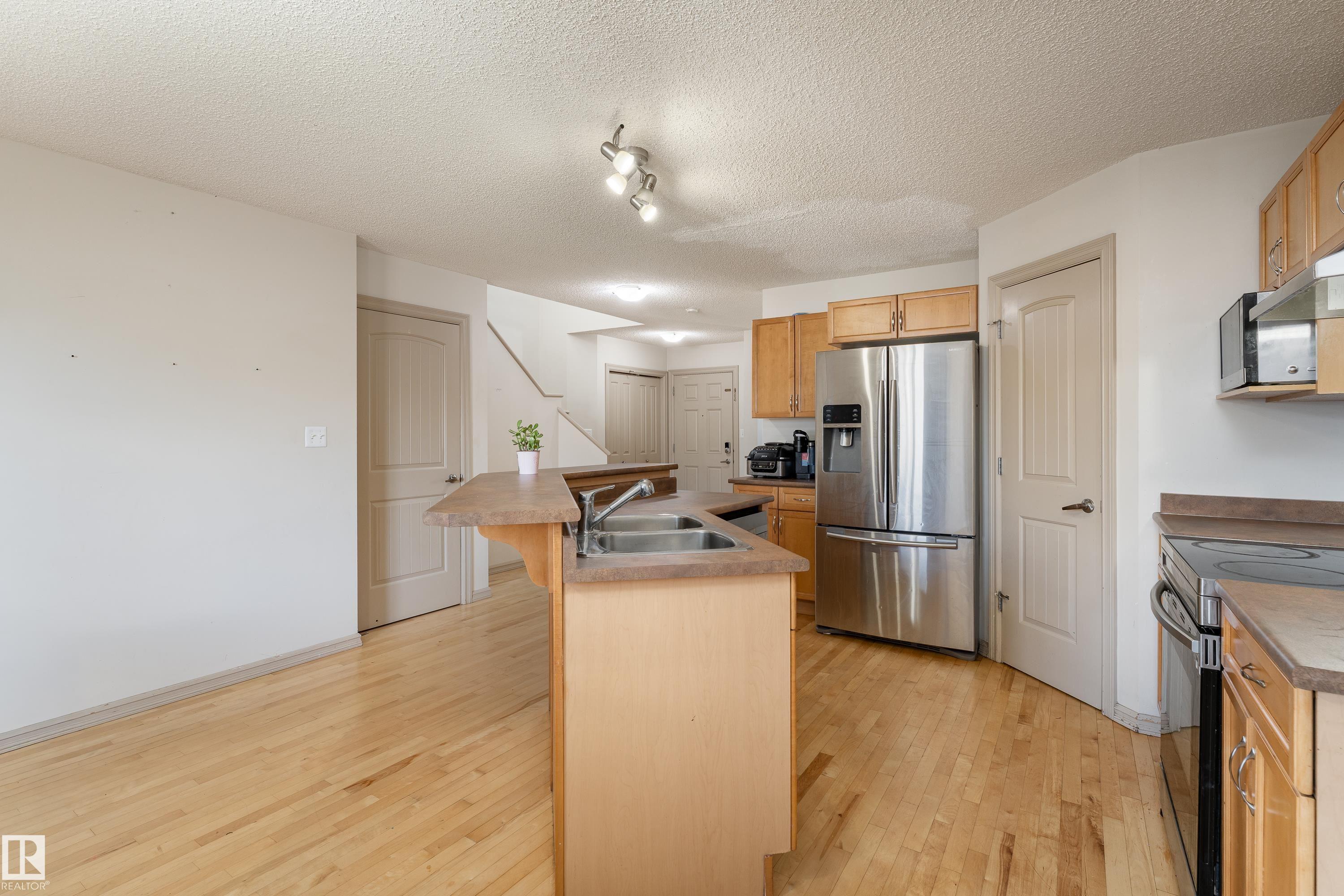 Photo 10 at 14715 141 Street NW, Cumberland, Edmonton