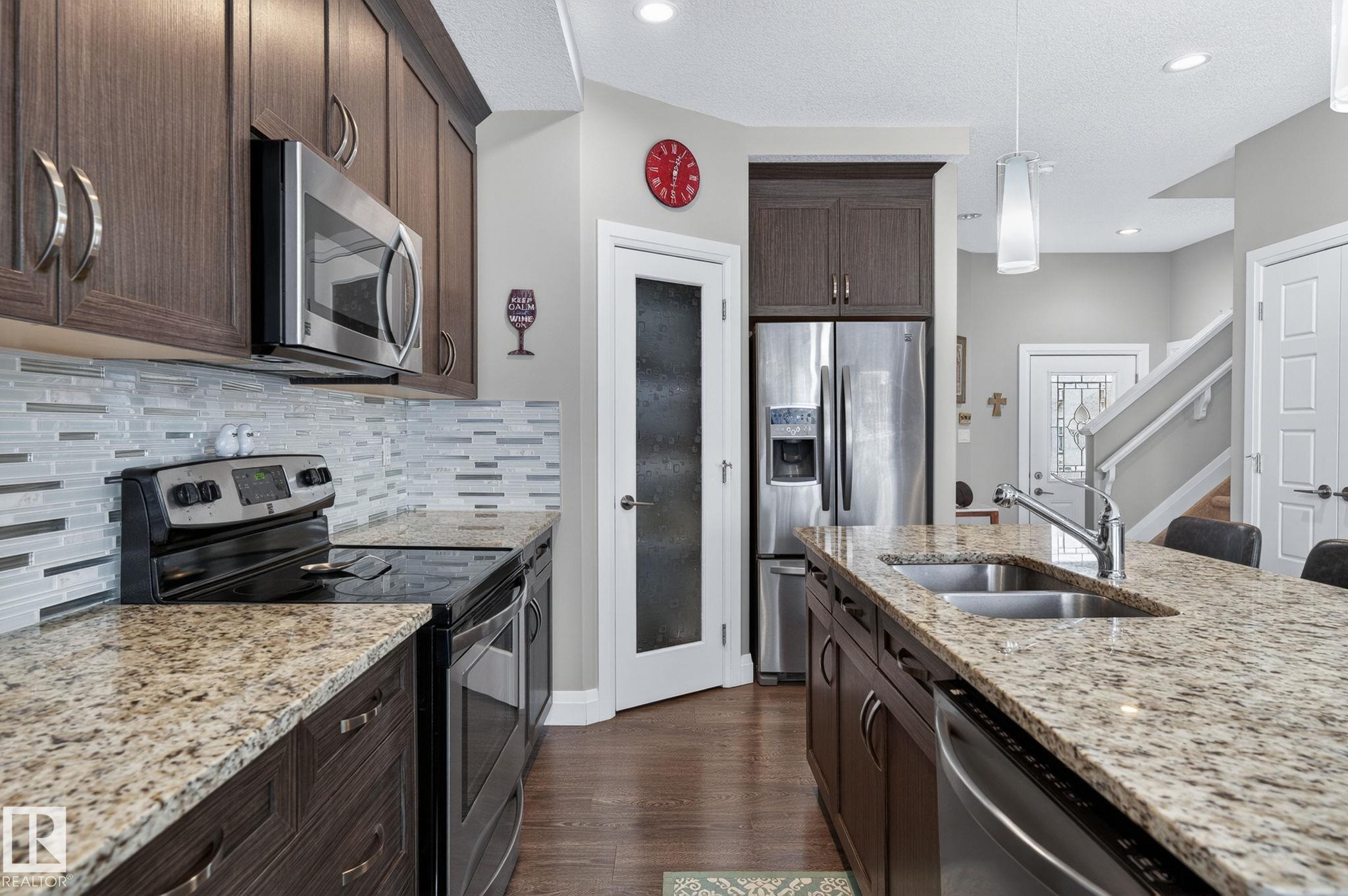 Photo 15 at 83 Sandalwood Place, Suntree, Leduc