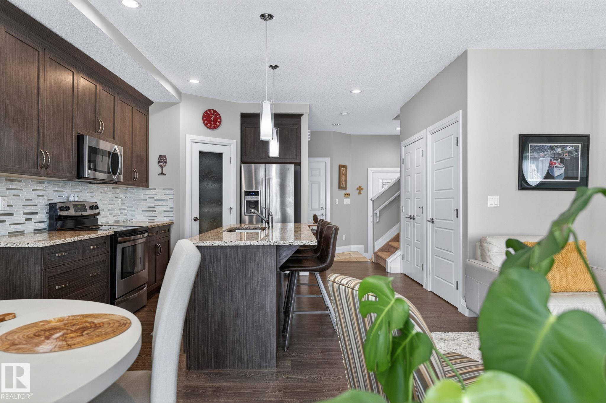 Photo 18 at 83 Sandalwood Place, Suntree, Leduc