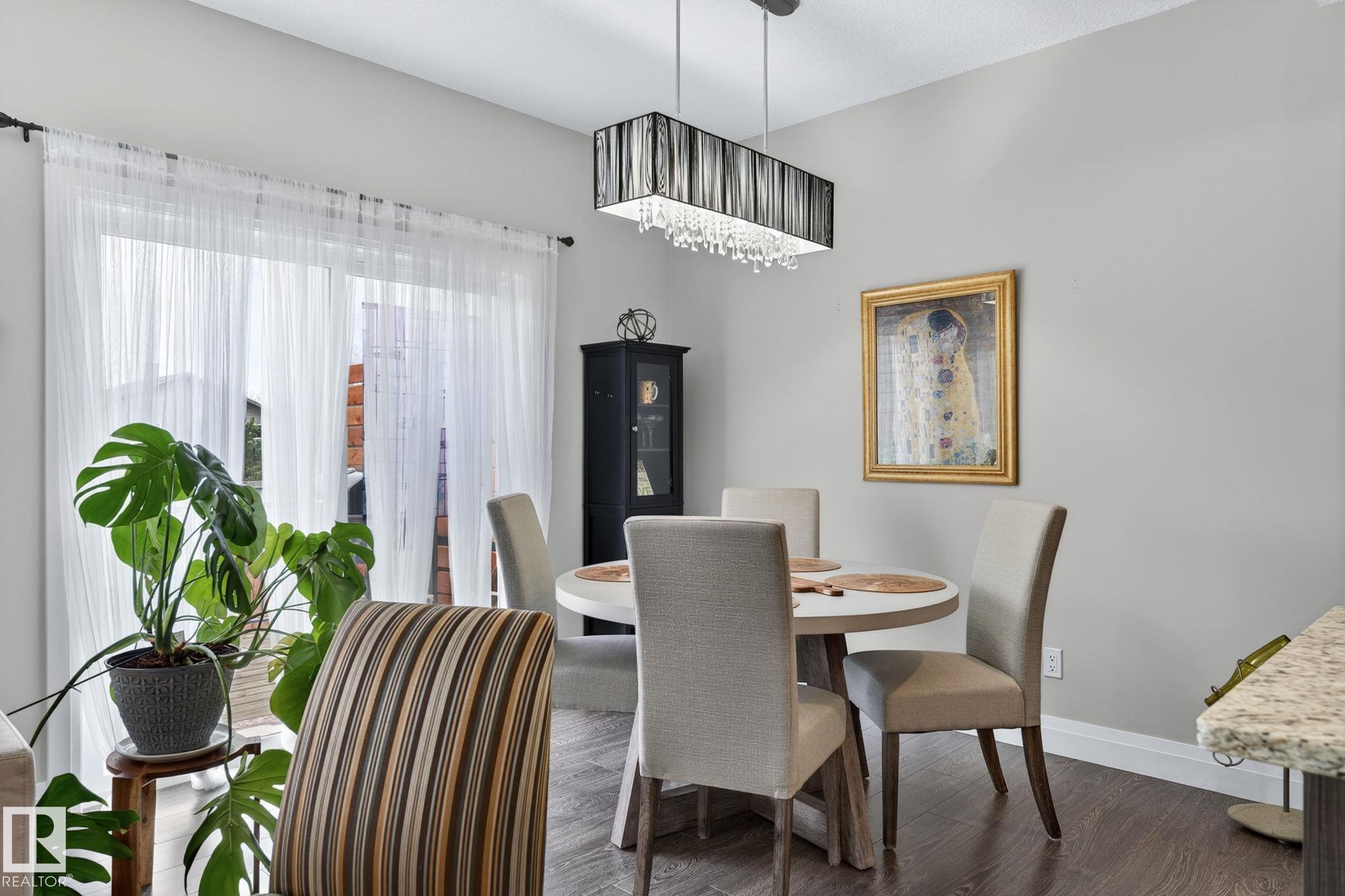 Photo 19 at 83 Sandalwood Place, Suntree, Leduc