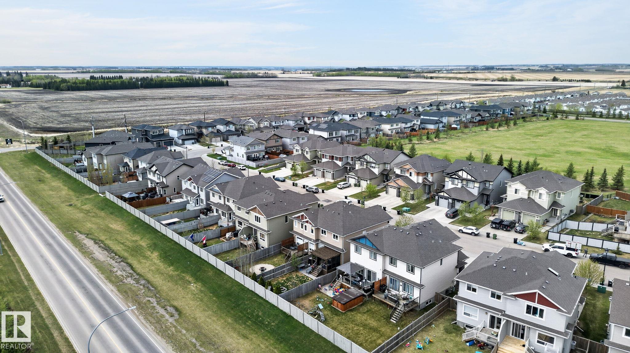 Photo 48 at 83 Sandalwood Place, Suntree, Leduc