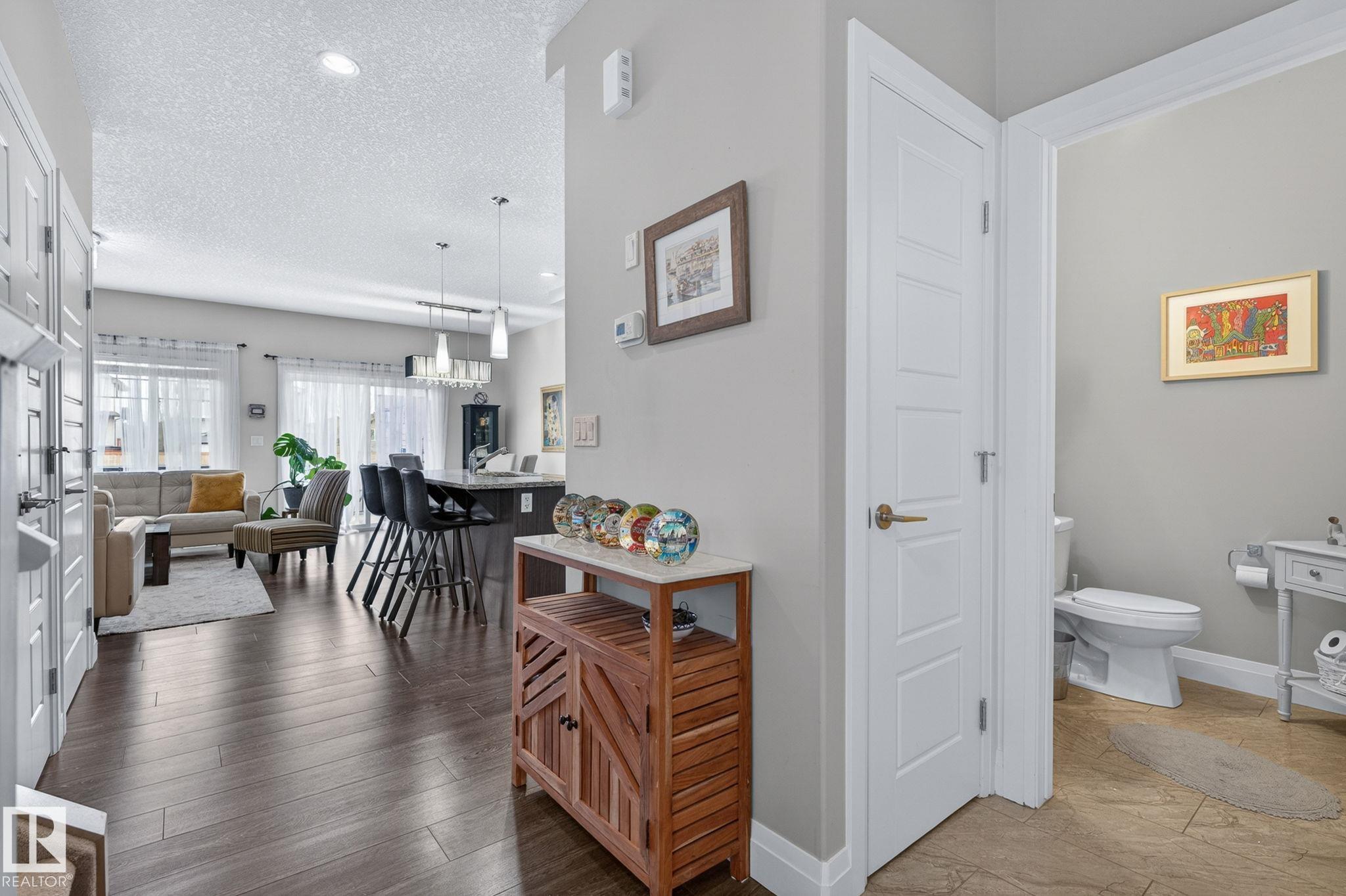 Photo 7 at 83 Sandalwood Place, Suntree, Leduc