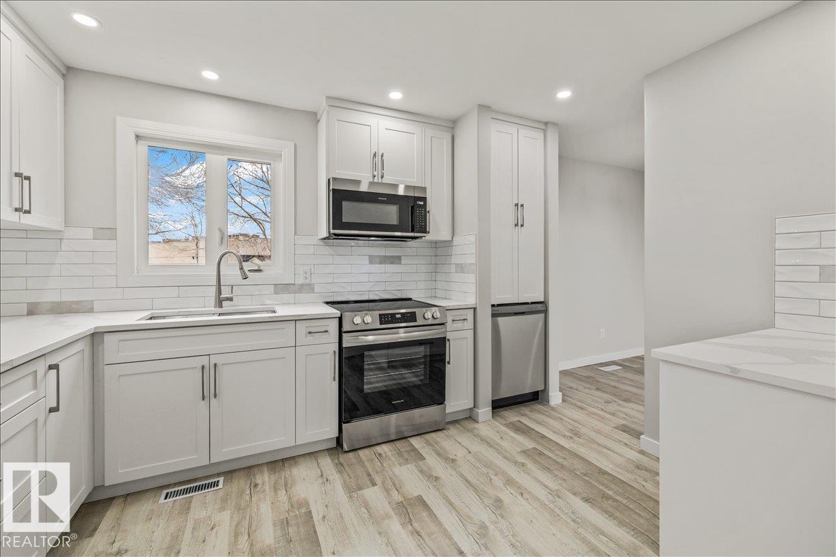 Photo 11 at 12C Castle Terrace NW, Caernarvon, Edmonton
