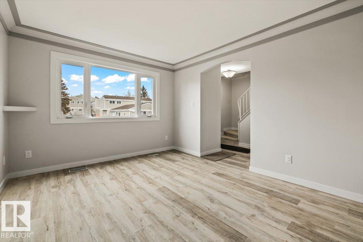 Photo 6 at 12C Castle Terrace NW, Caernarvon, Edmonton