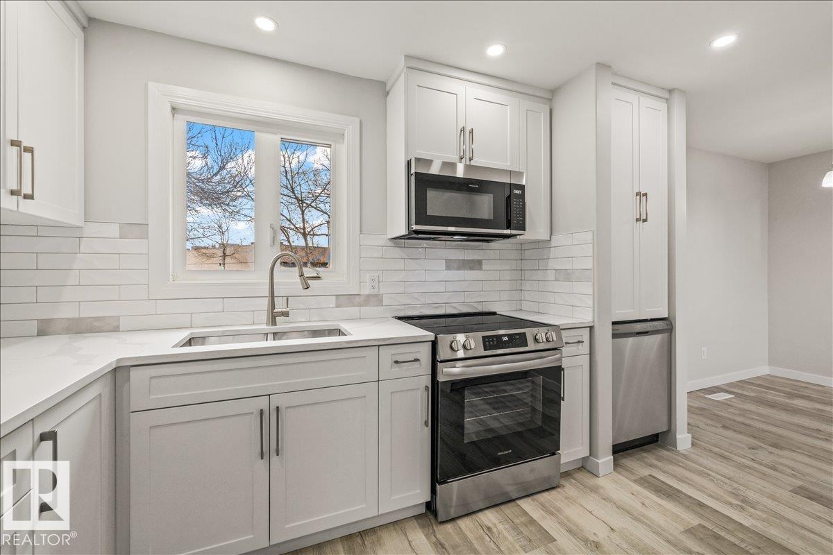 Photo 8 at 12C Castle Terrace NW, Caernarvon, Edmonton