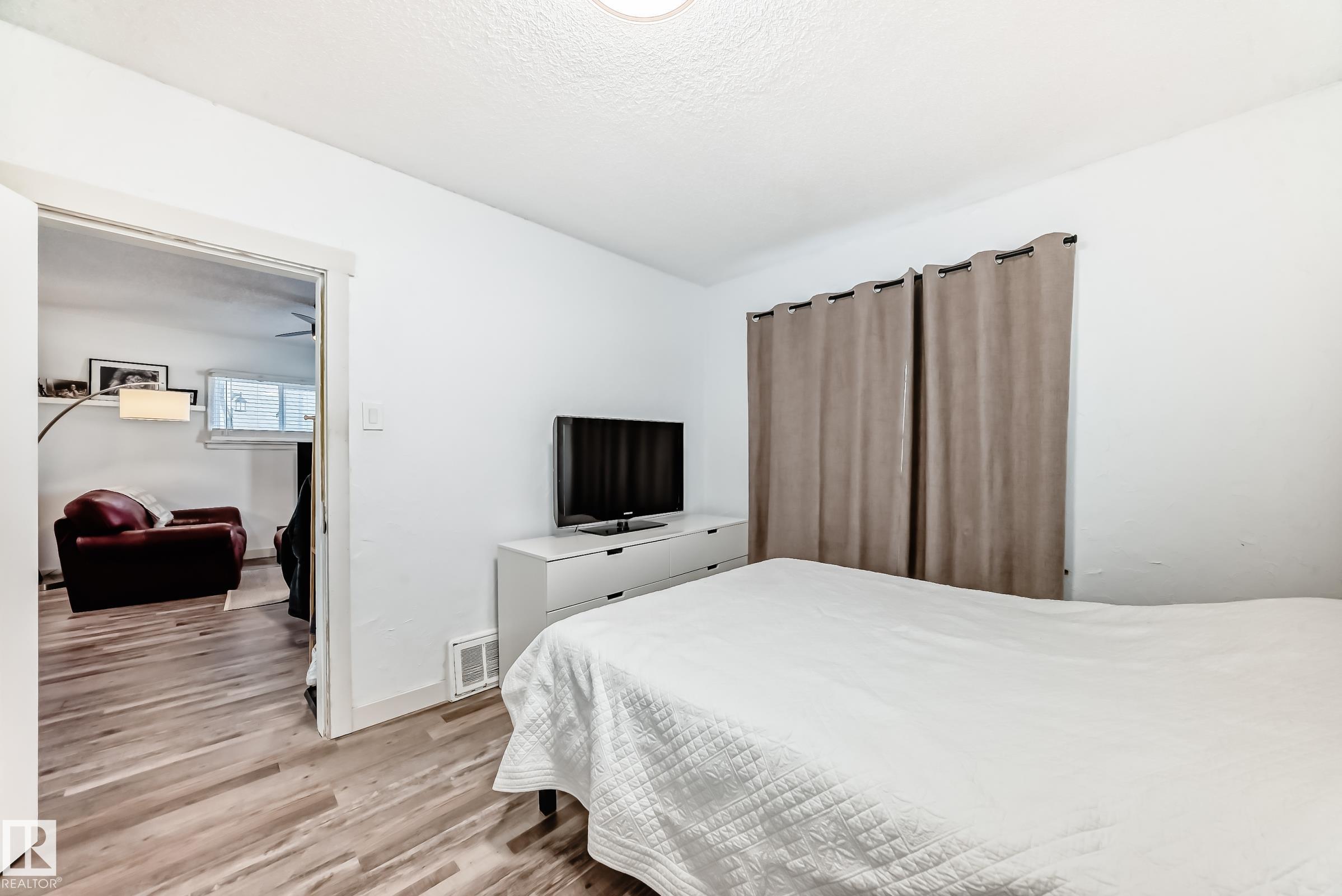 Photo 14 at 11429 89 Street NW, Parkdale, Edmonton