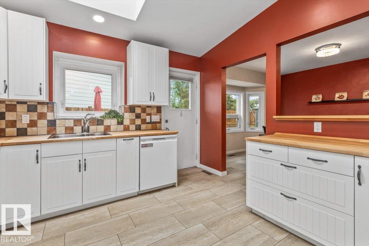 Photo 12 at 10452 18 Avenue NW, Keheewin, Edmonton