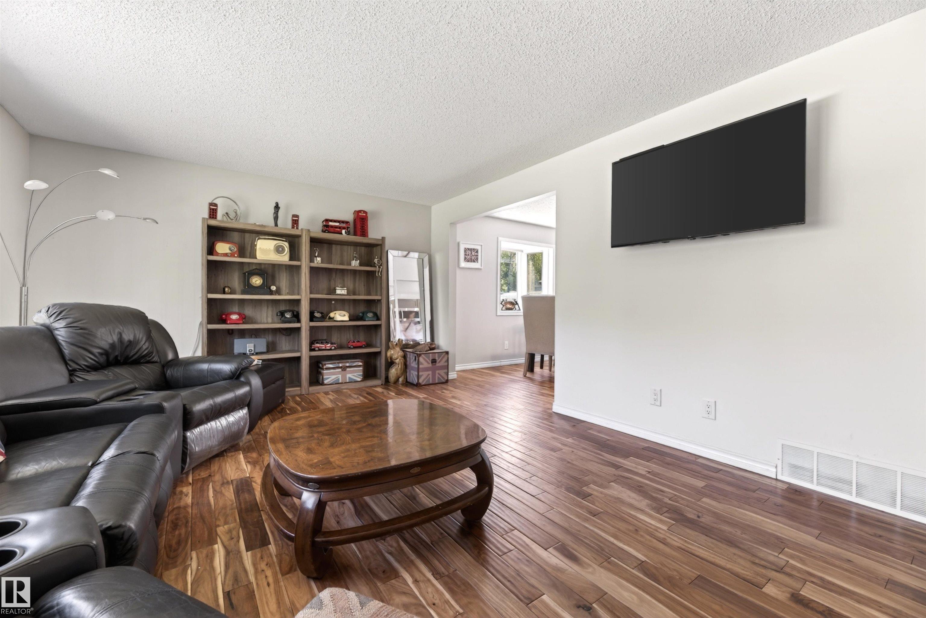 Photo 7 at 448 - 22559 Wye Road, Bailey's Subdivision, Rural Strathcona County
