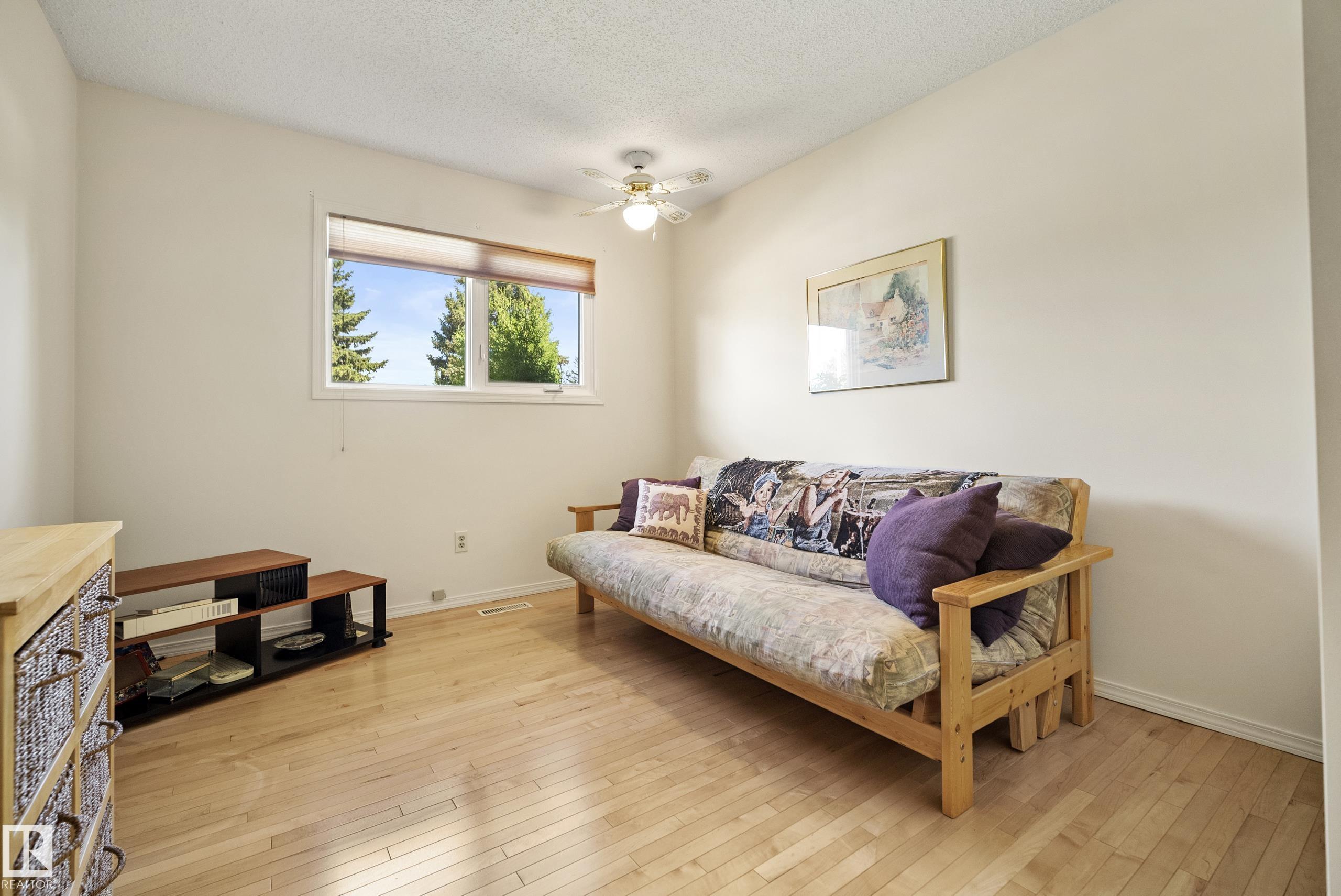 Photo 18 at 3208 70 Street NW, Kameyosek, Edmonton