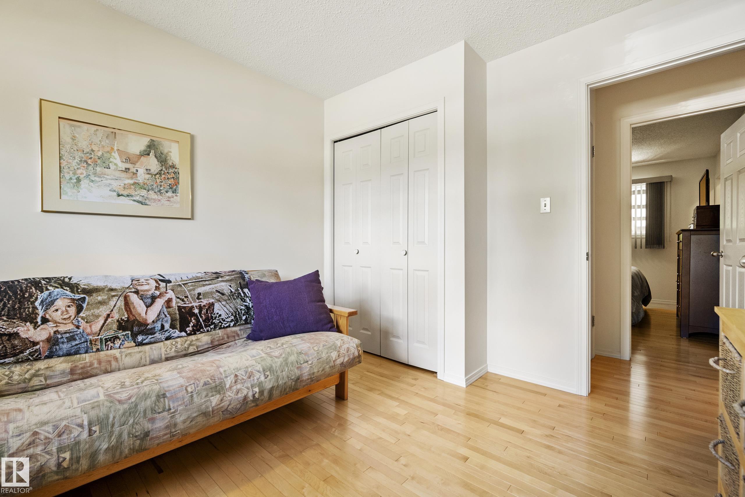 Photo 19 at 3208 70 Street NW, Kameyosek, Edmonton
