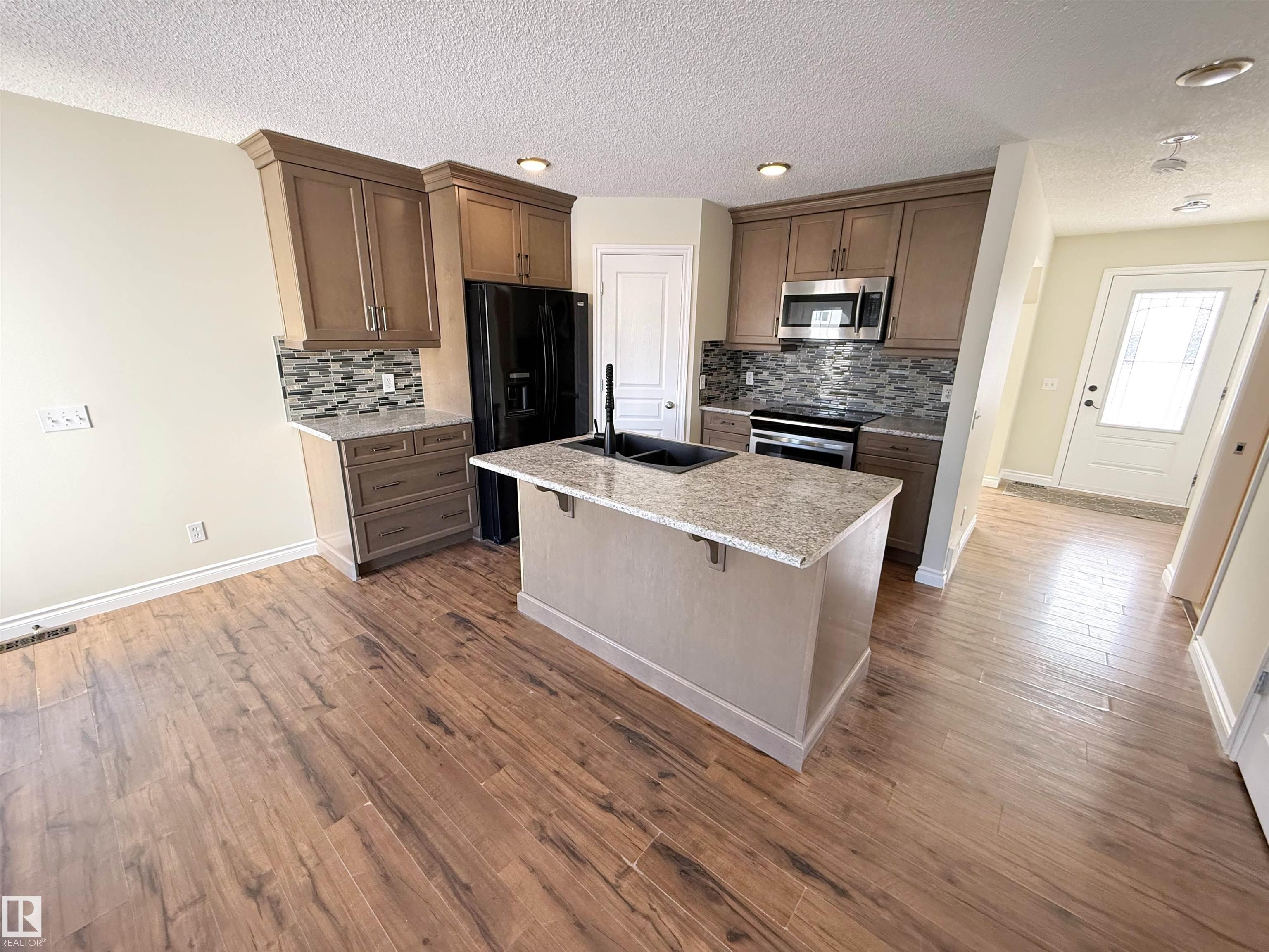14005 158a Avenue NW, Carlton, Edmonton