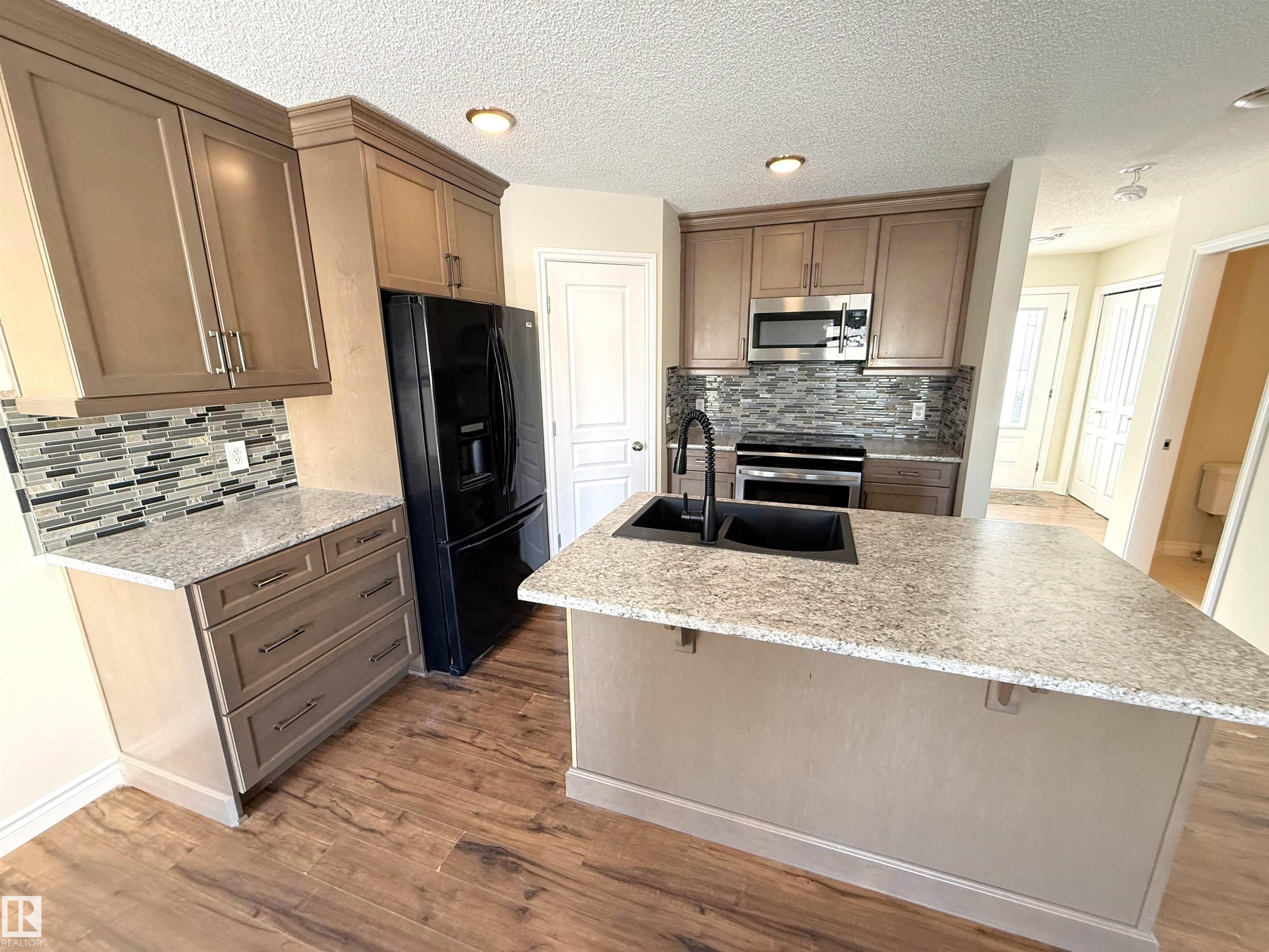 Photo 11 at 14005 158a Avenue NW, Carlton, Edmonton