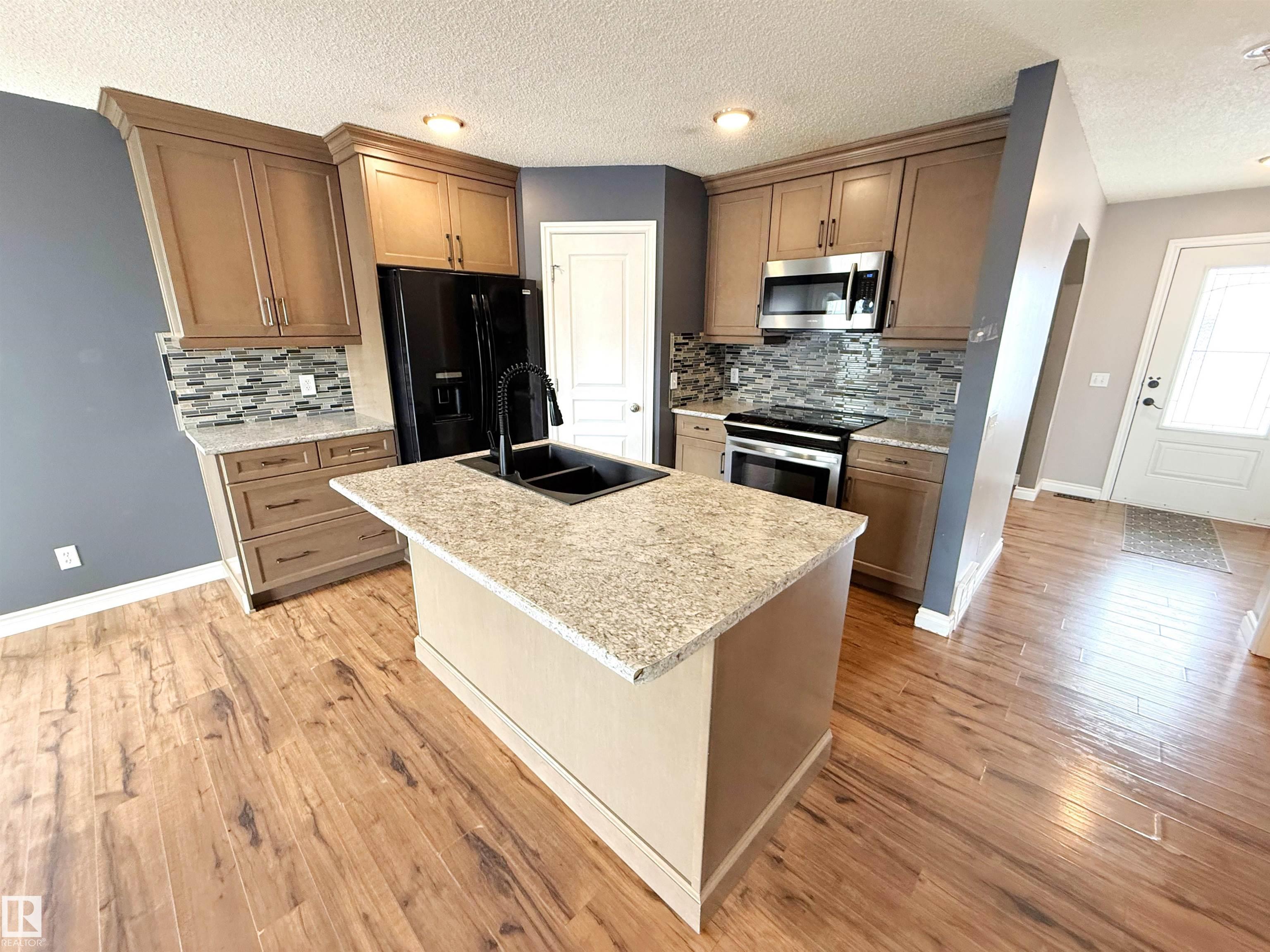 Photo 12 at 14005 158a Avenue NW, Carlton, Edmonton