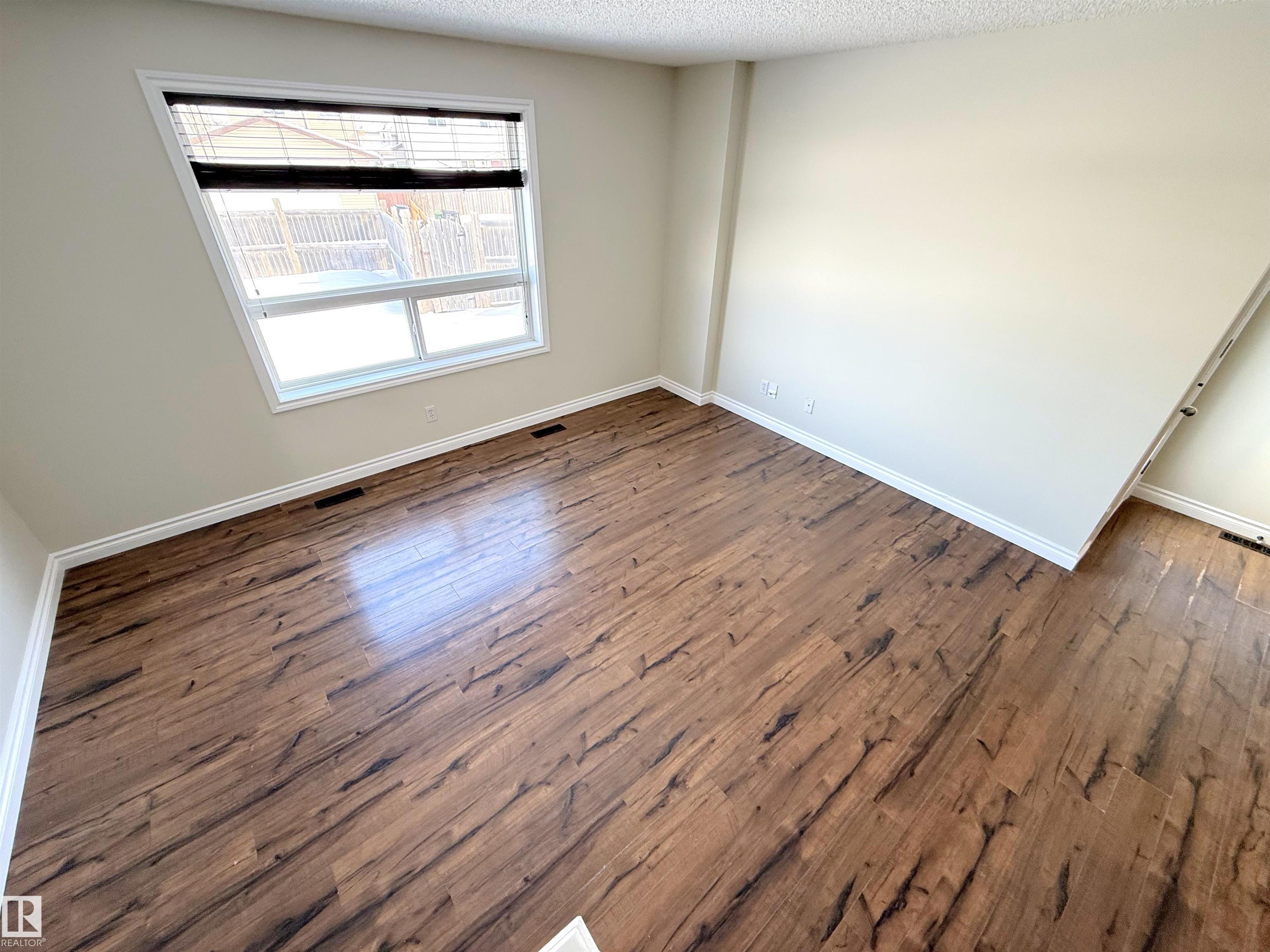 Photo 16 at 14005 158a Avenue NW, Carlton, Edmonton