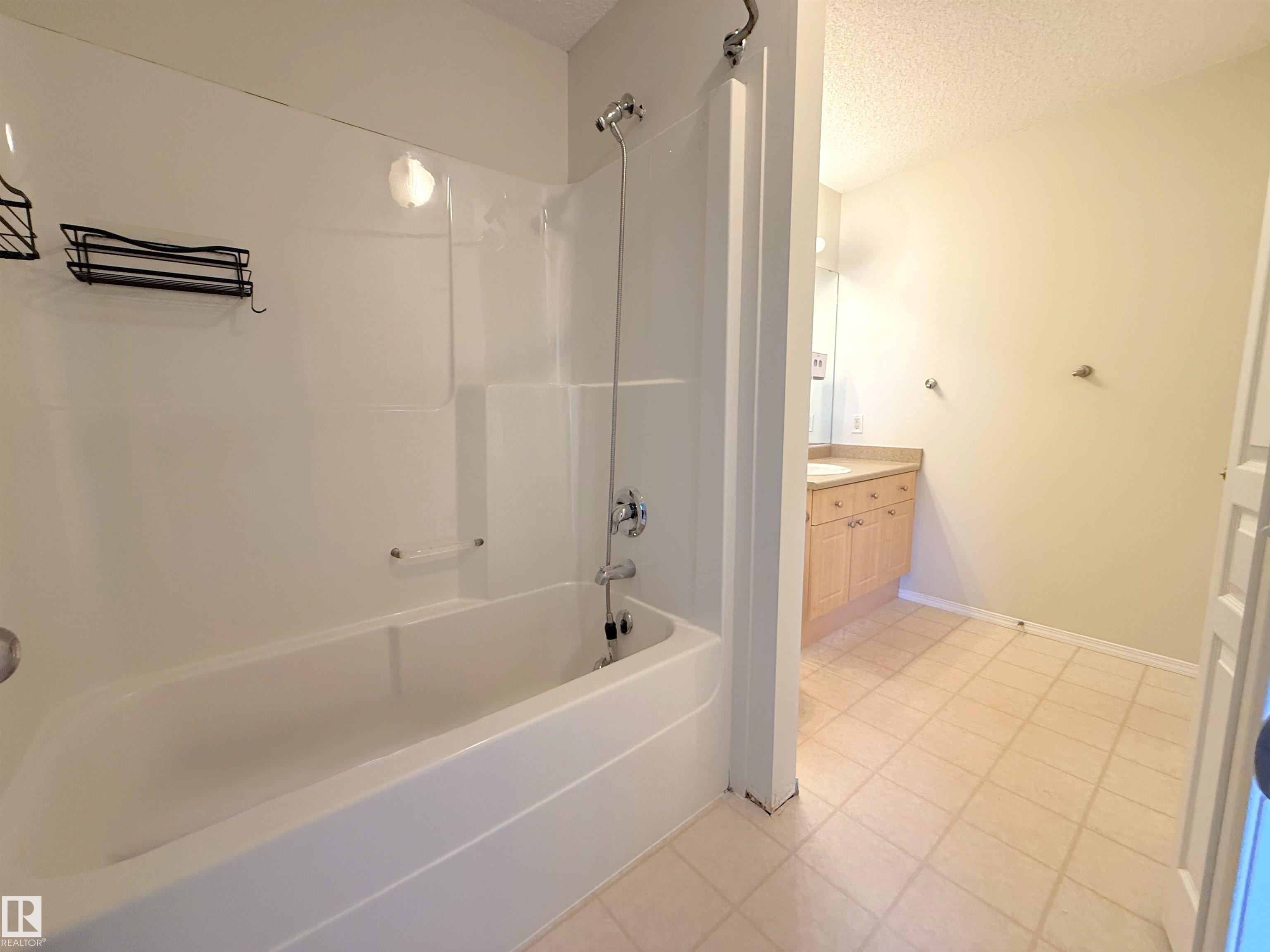 Photo 22 at 14005 158a Avenue NW, Carlton, Edmonton