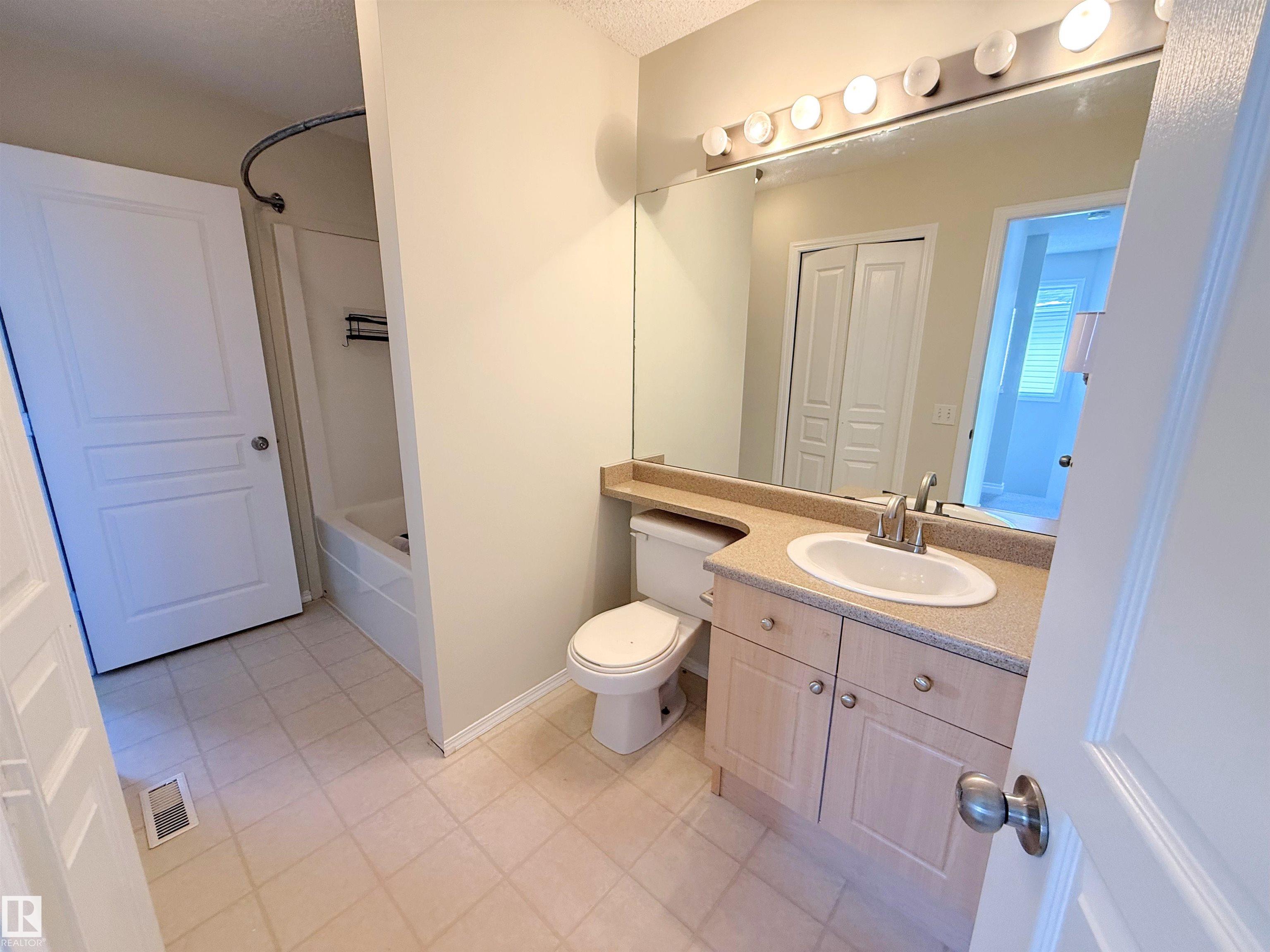Photo 23 at 14005 158a Avenue NW, Carlton, Edmonton