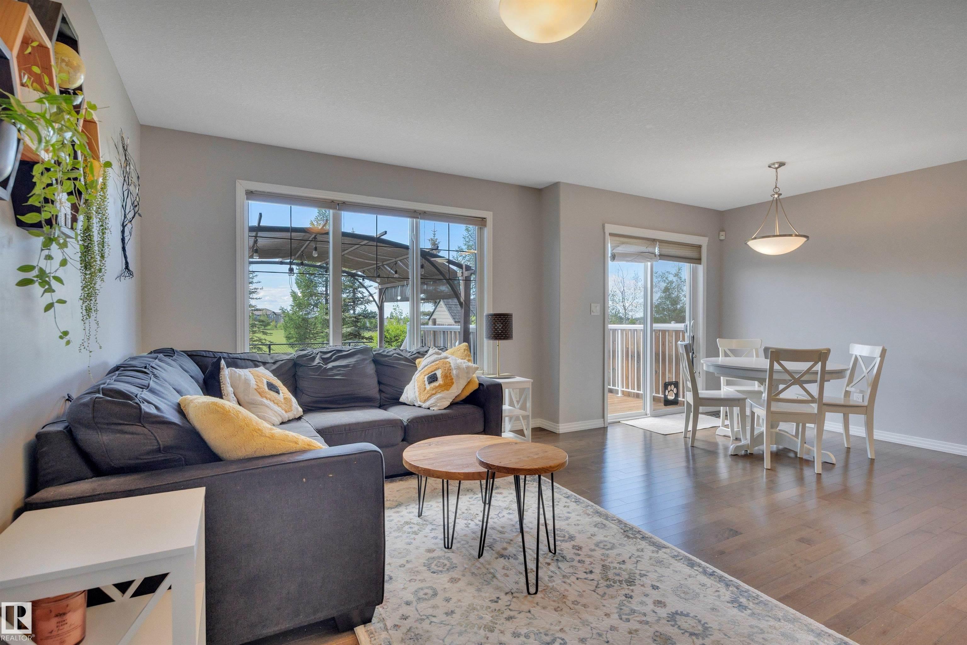 Photo 11 at 86 Sandalwood Place, Suntree, Leduc