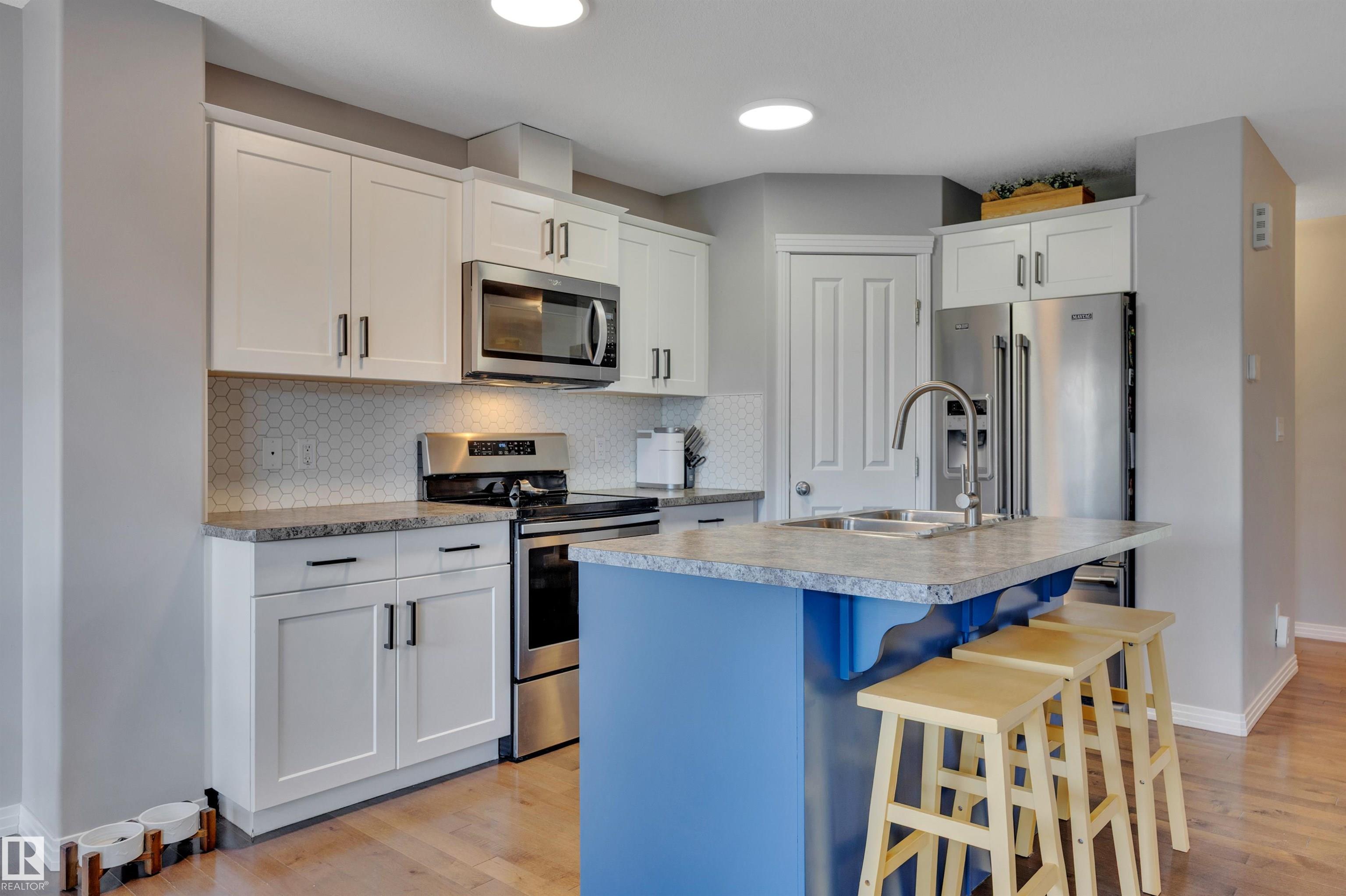 Photo 15 at 86 Sandalwood Place, Suntree, Leduc