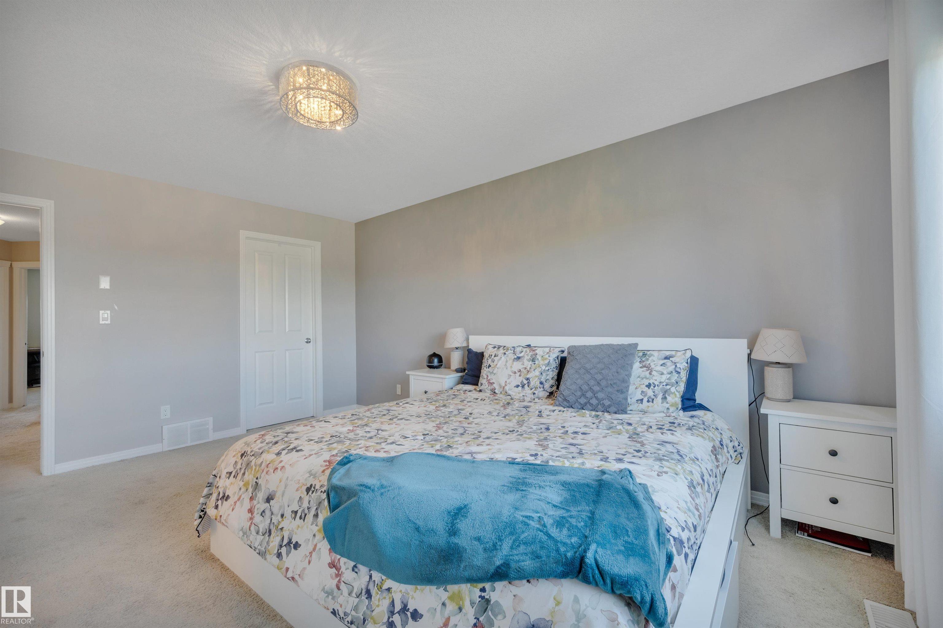 Photo 25 at 86 Sandalwood Place, Suntree, Leduc