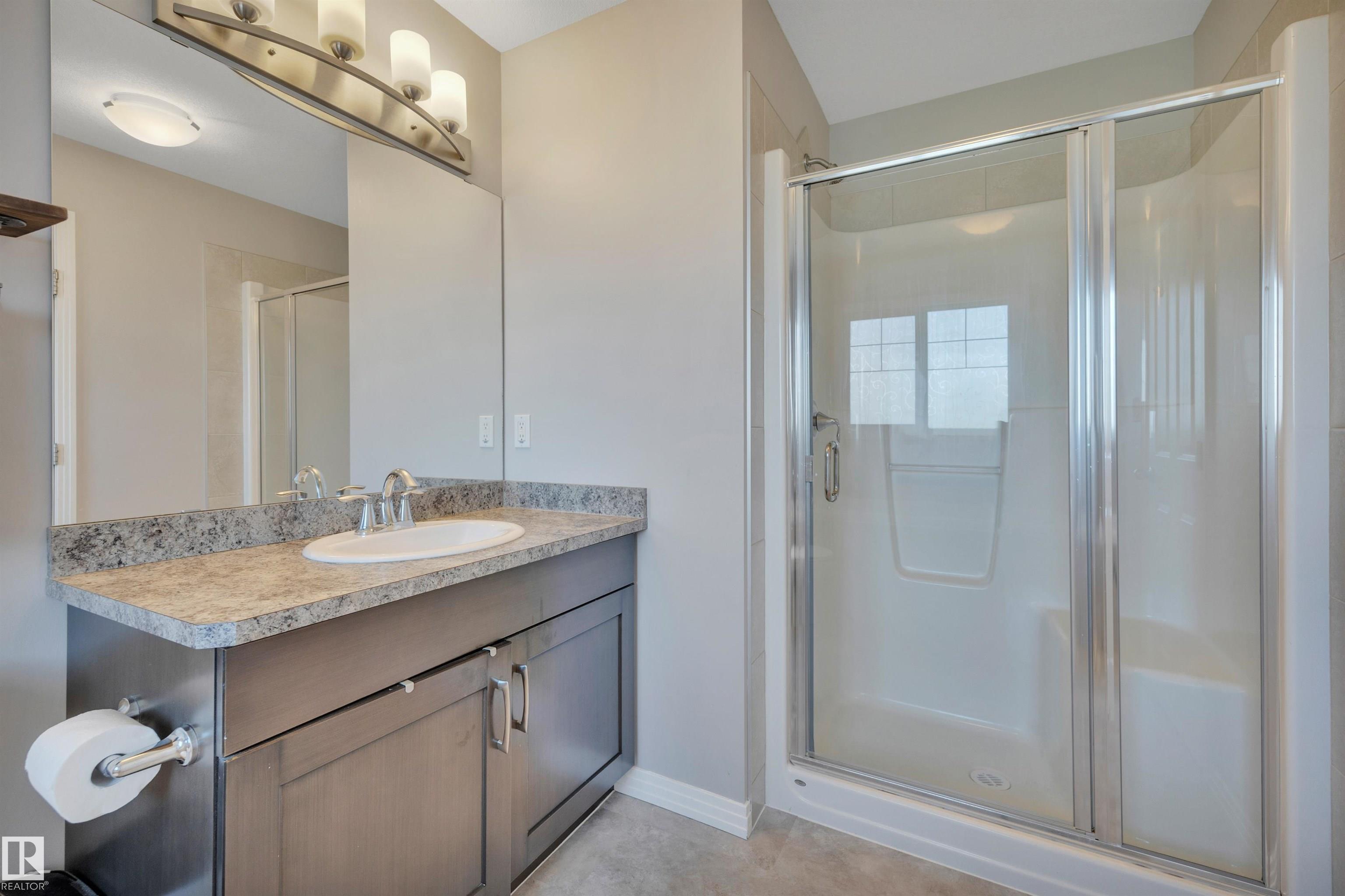 Photo 27 at 86 Sandalwood Place, Suntree, Leduc