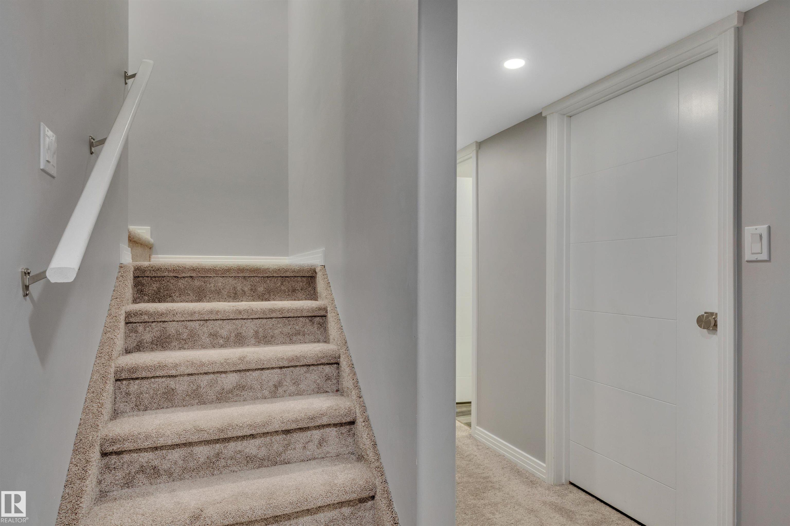 Photo 38 at 86 Sandalwood Place, Suntree, Leduc