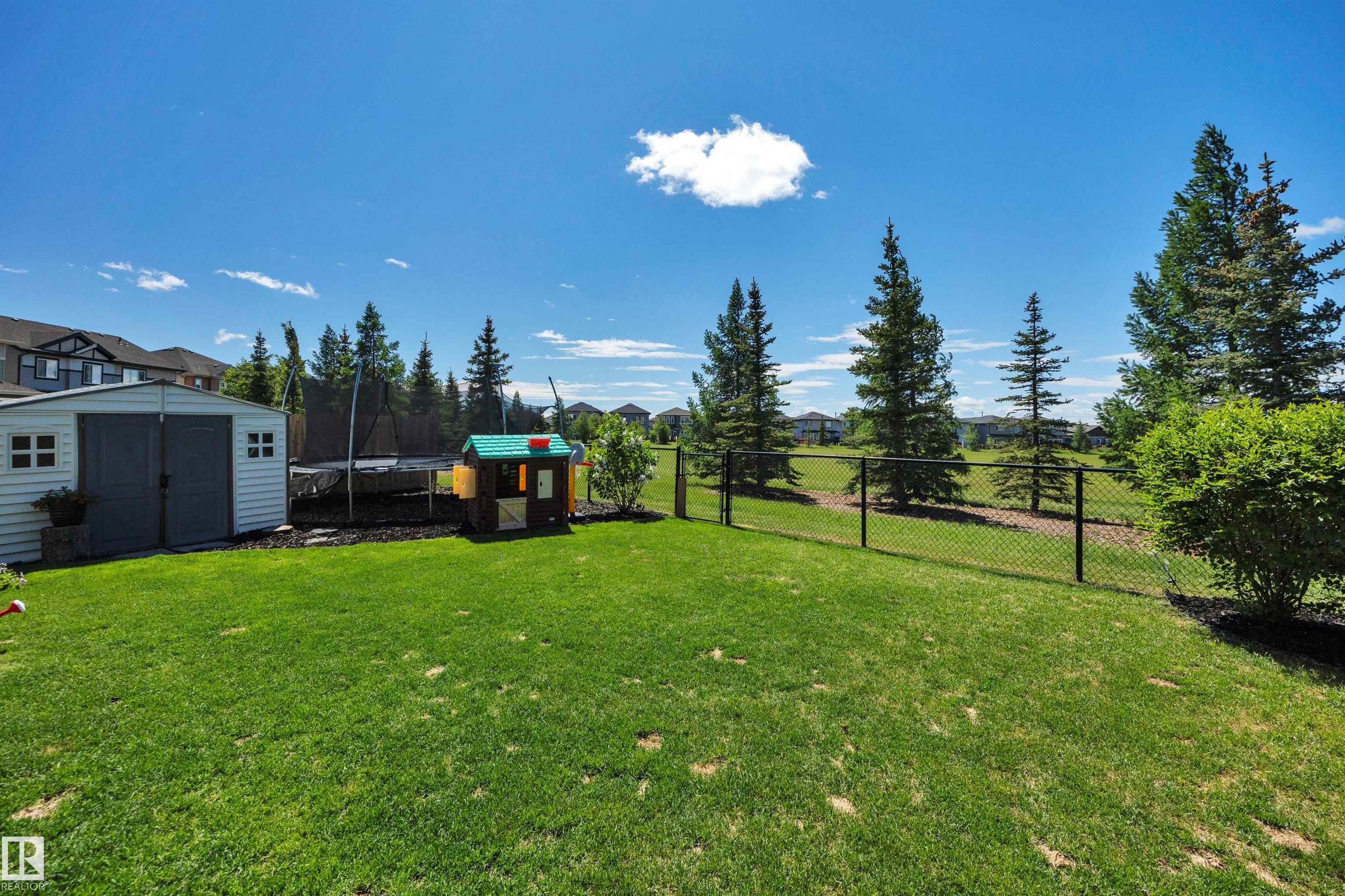 Photo 46 at 86 Sandalwood Place, Suntree, Leduc