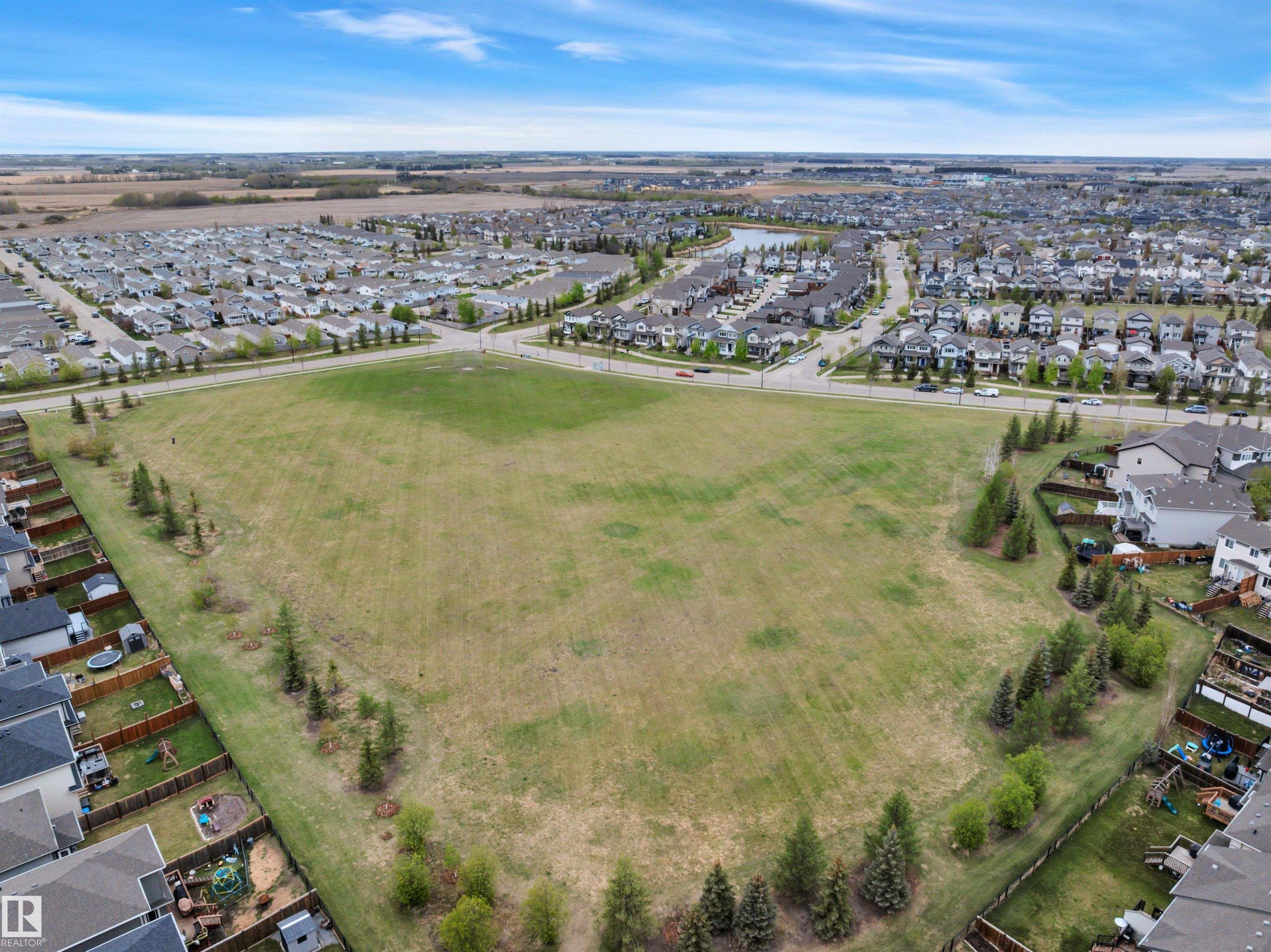Photo 55 at 86 Sandalwood Place, Suntree, Leduc