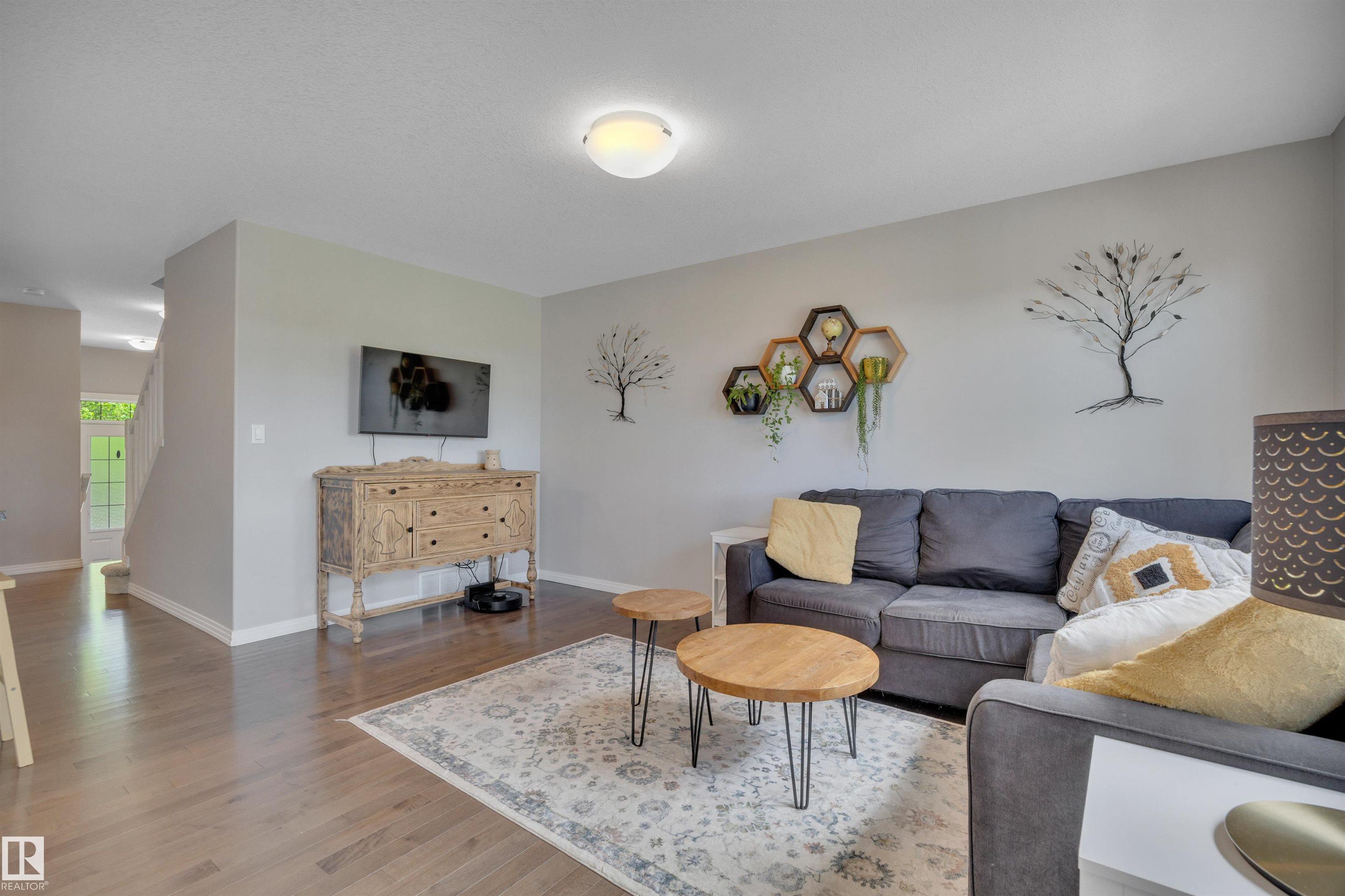 Photo 10 at 86 Sandalwood Place, Suntree, Leduc