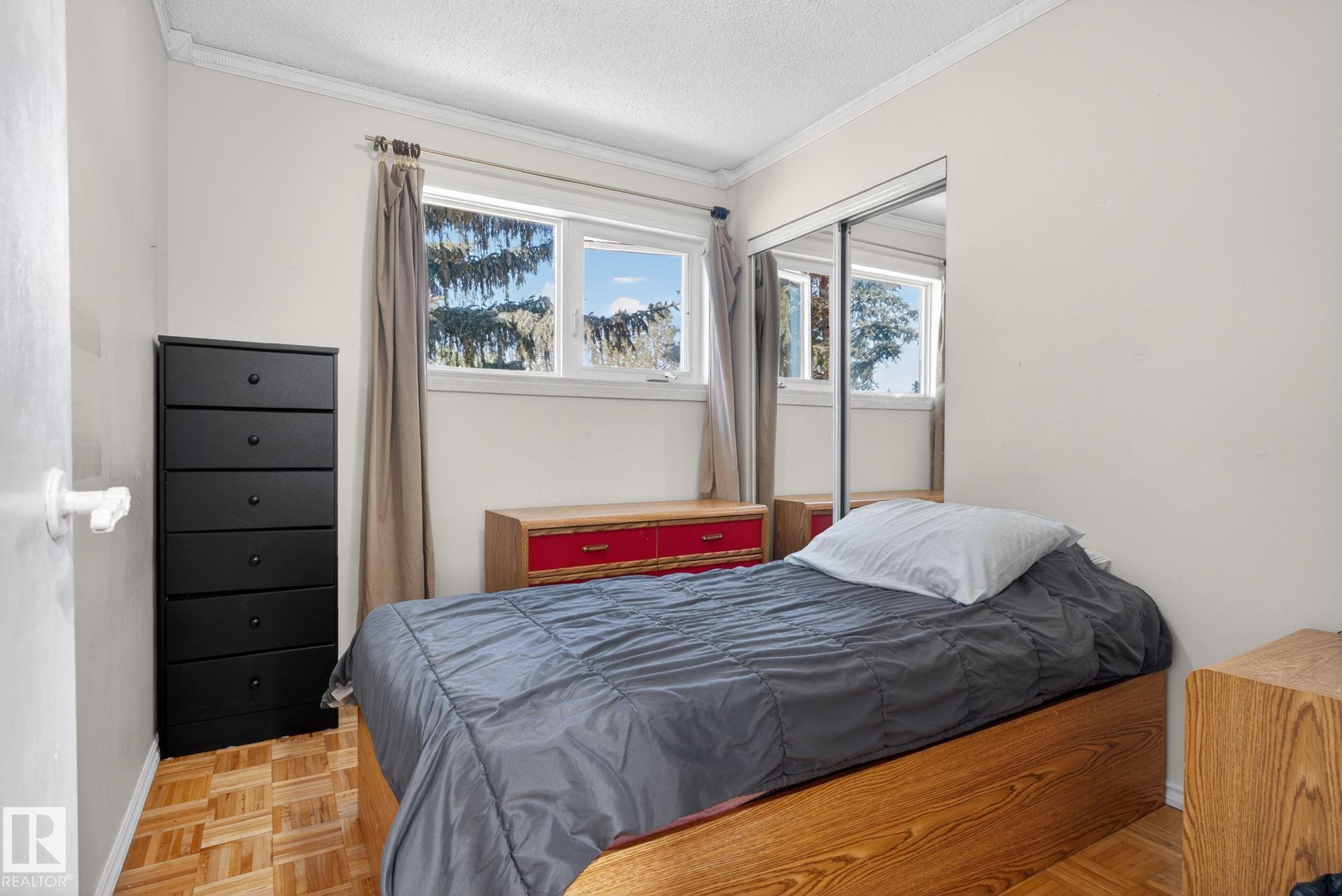 Photo 28 at 8835 152b Avenue NW, Evansdale, Edmonton