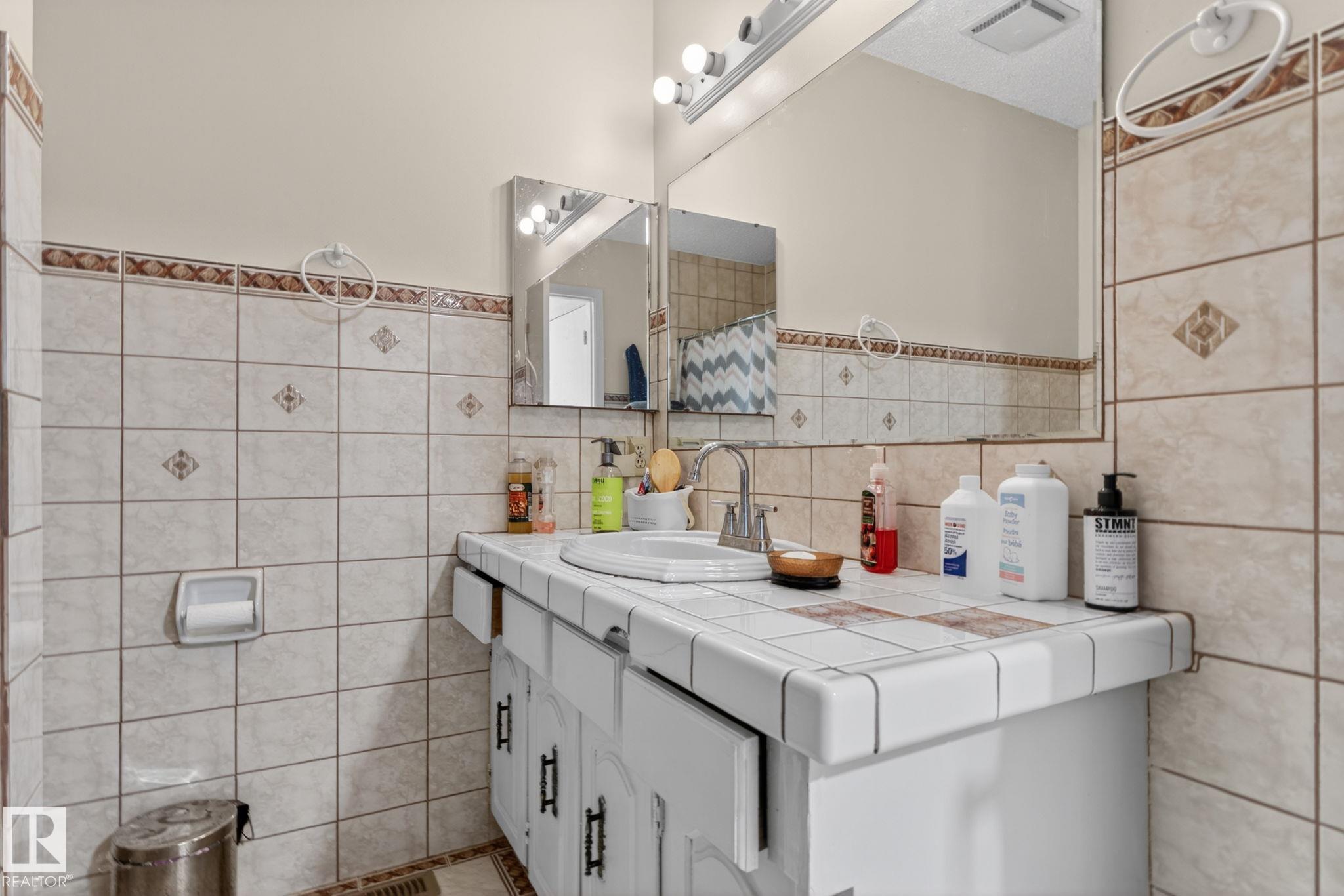 Photo 33 at 8835 152b Avenue NW, Evansdale, Edmonton