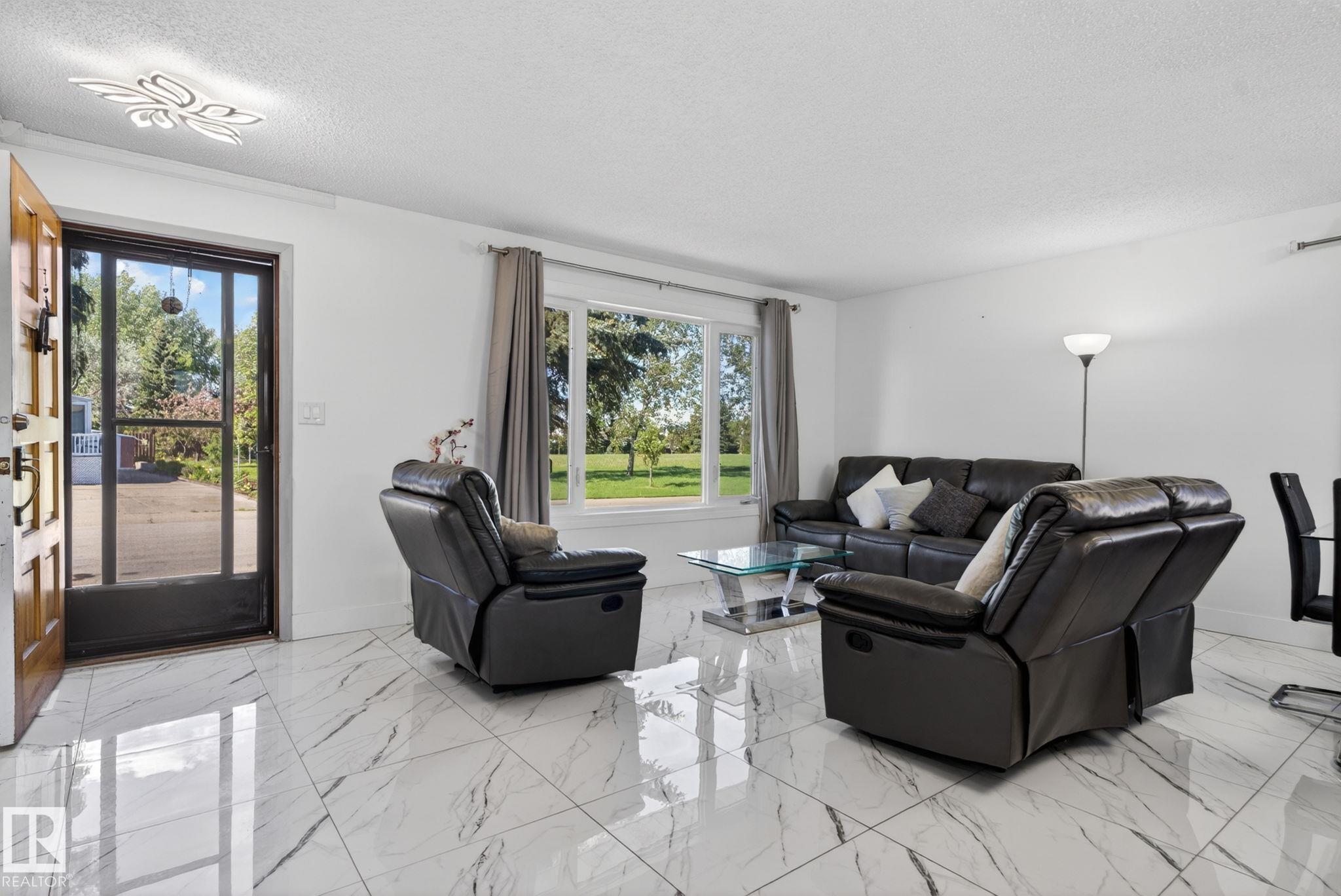8835 152b Avenue NW, Evansdale, Edmonton