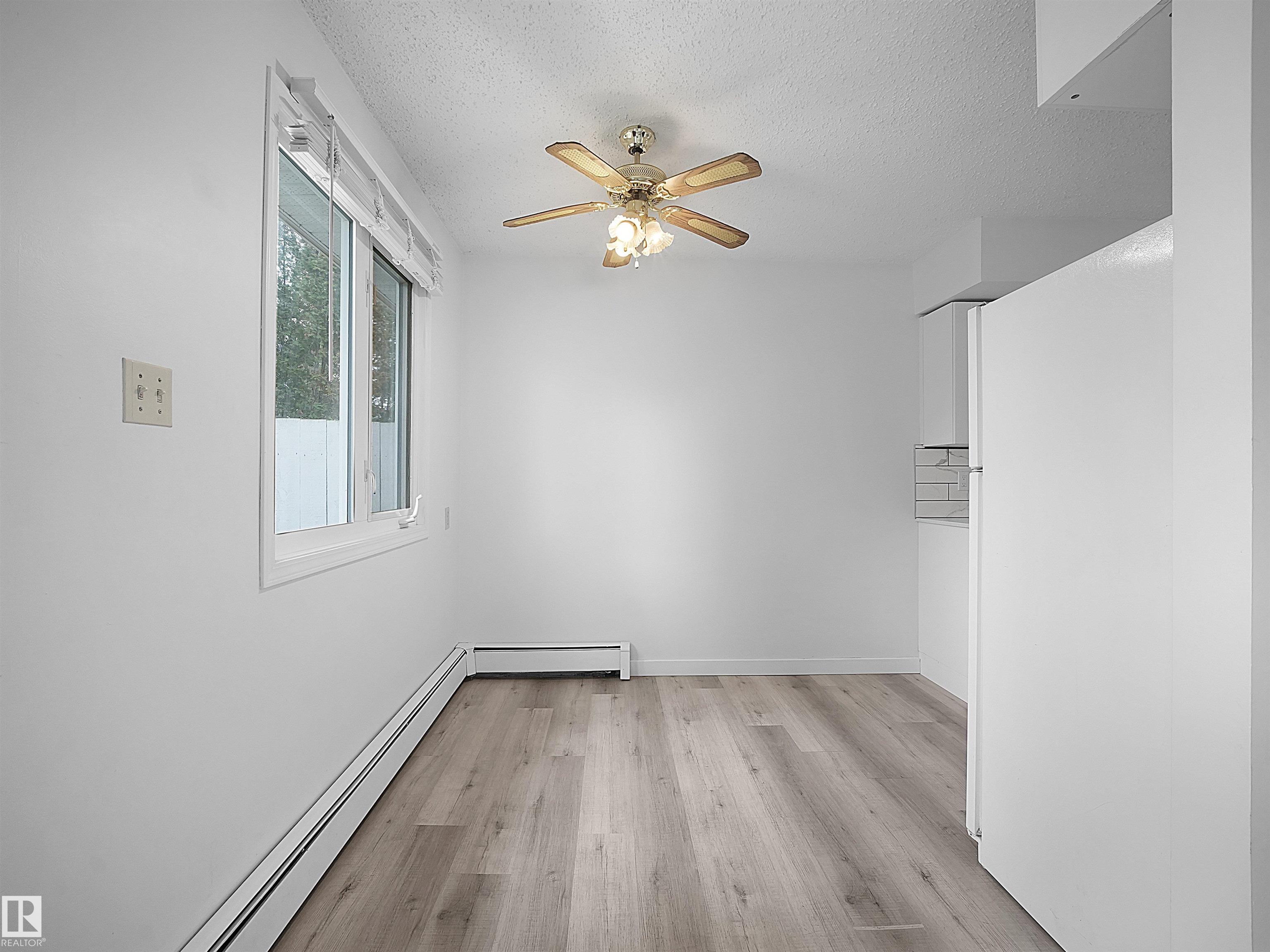 Photo 10 at 122 - 16340 109 Street NW, Lorelei, Edmonton