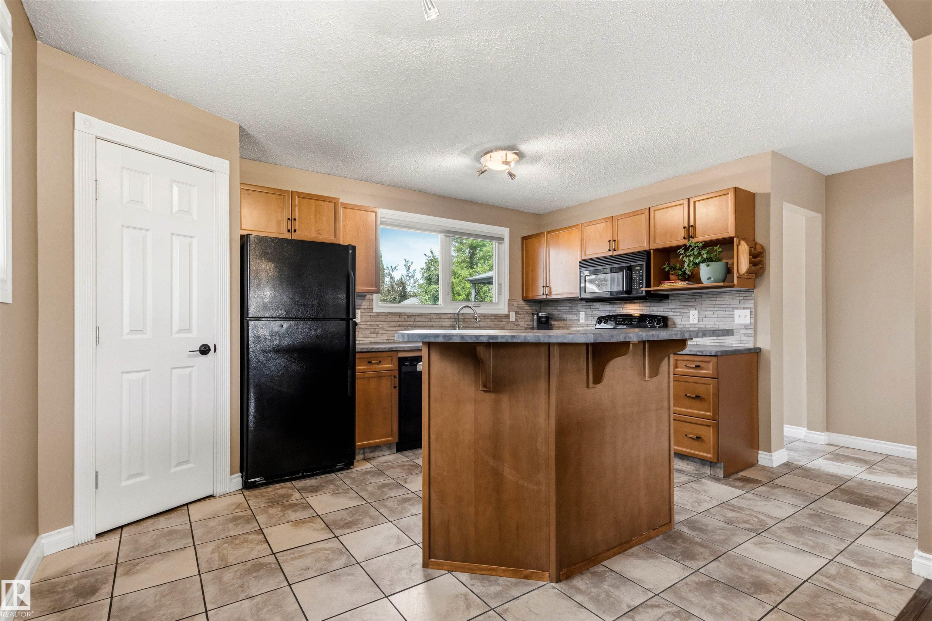 Photo 11 at 20 Hughes Road NW, Overlanders, Edmonton