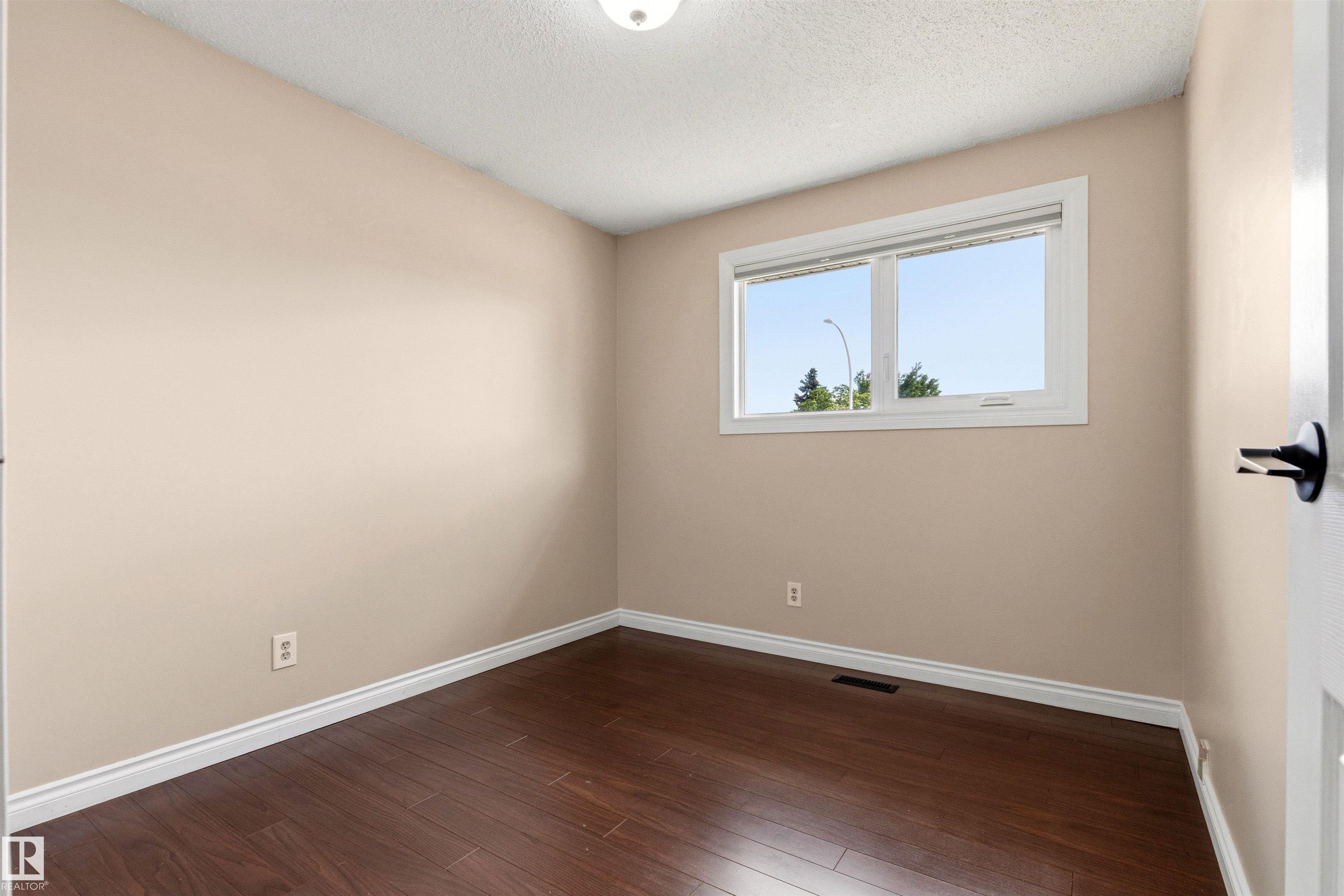 Photo 24 at 20 Hughes Road NW, Overlanders, Edmonton