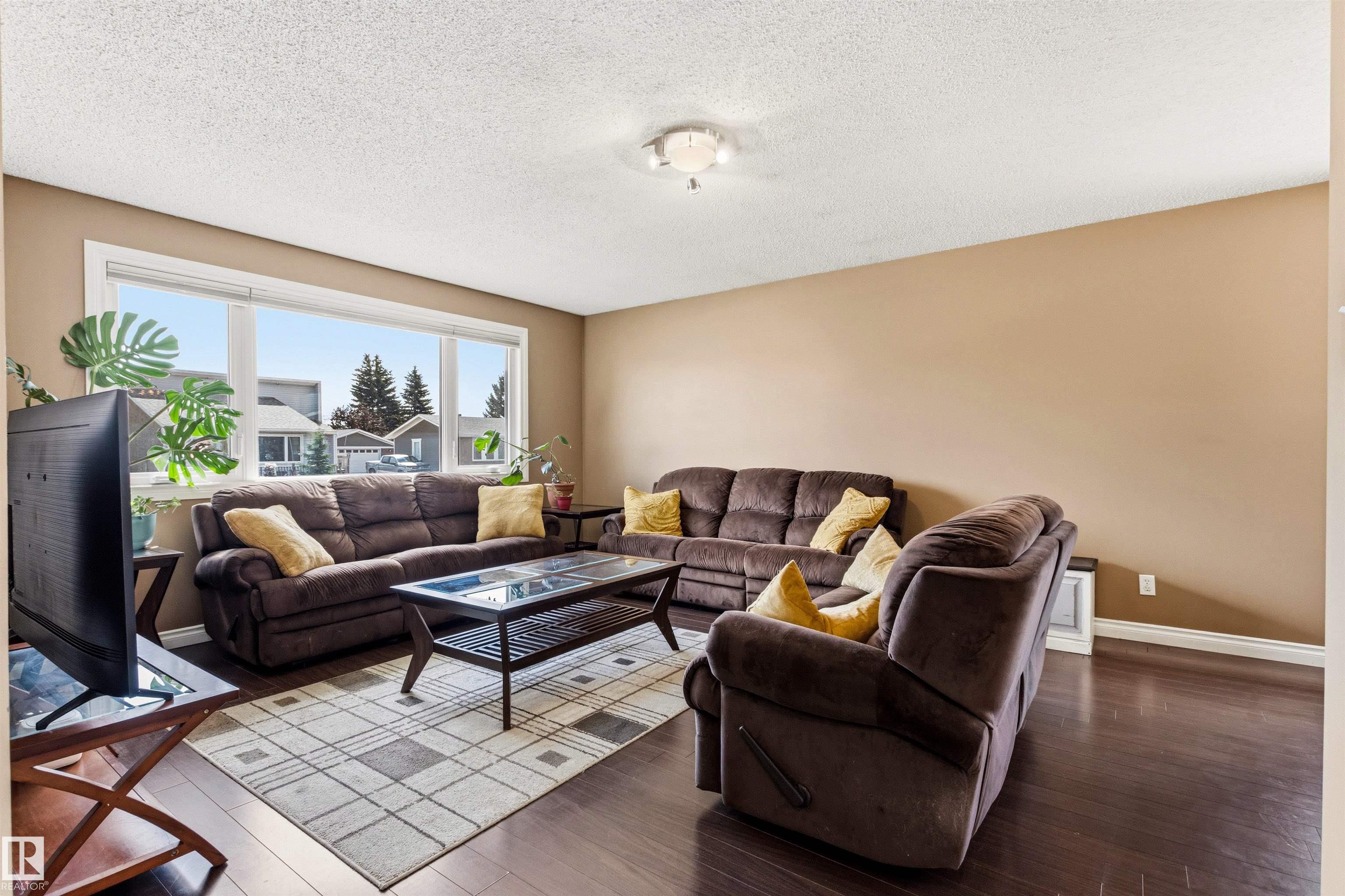 20 Hughes Road NW, Overlanders, Edmonton