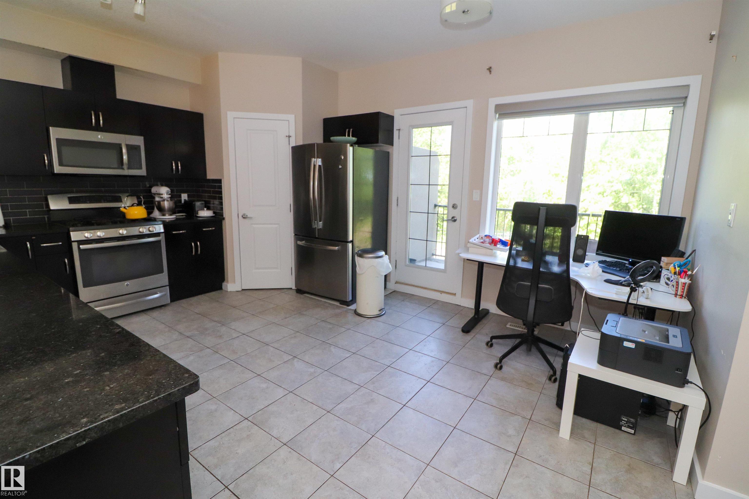 Photo 9 at 23 - 5873 Mullen Place NW, MacTaggart, Edmonton