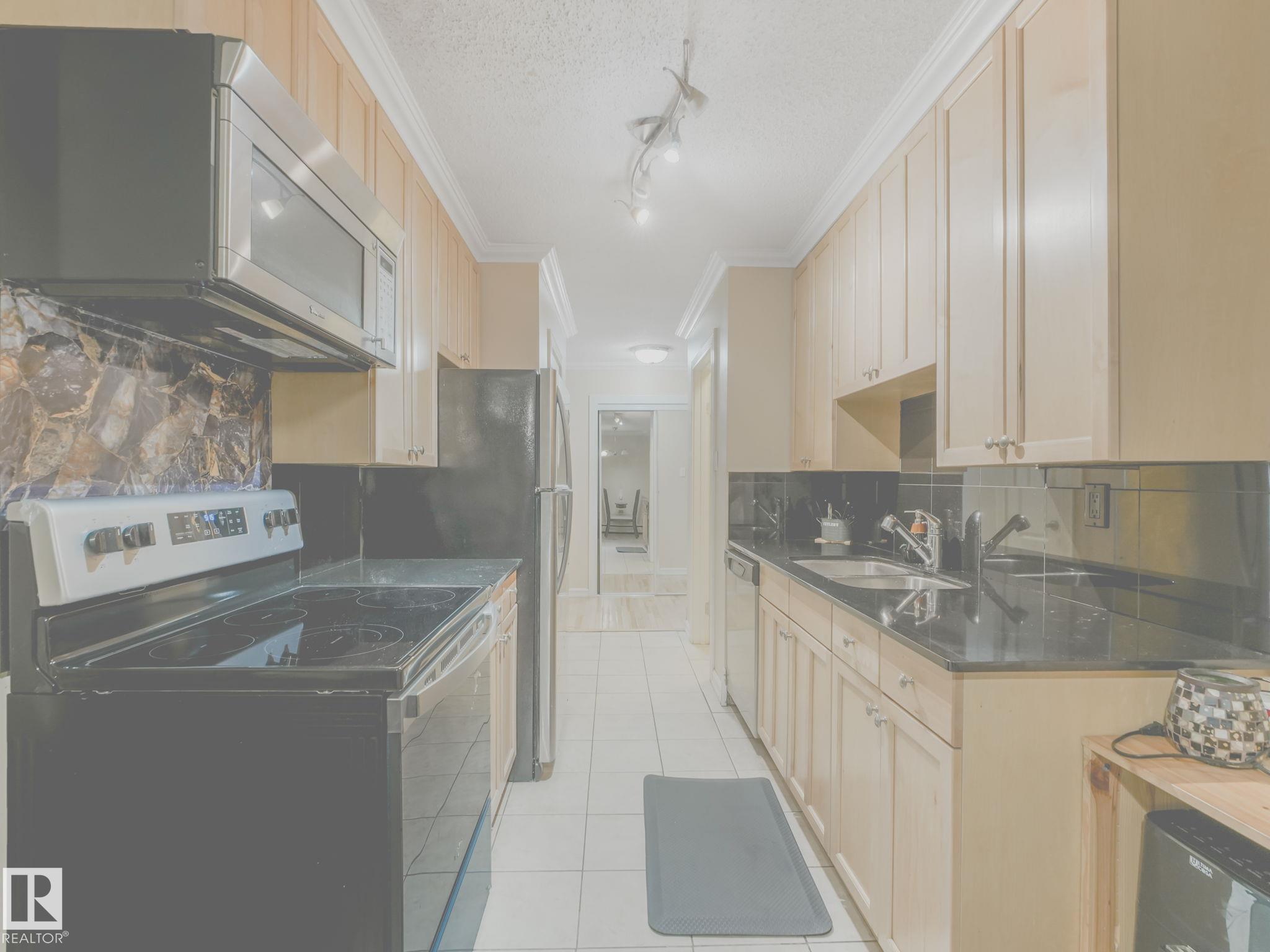 Photo 13 at 403 - 10165 113 Street NW, Wîhkwêntôwin, Edmonton