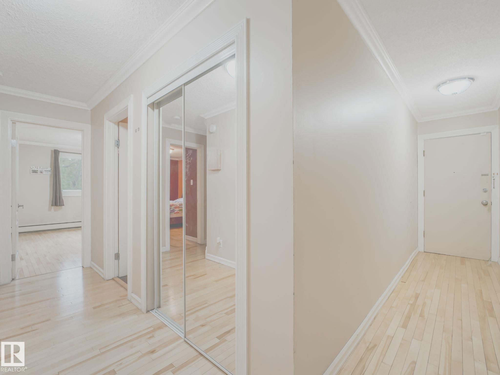 403 - 10165 113 Street NW, Wîhkwêntôwin, Edmonton